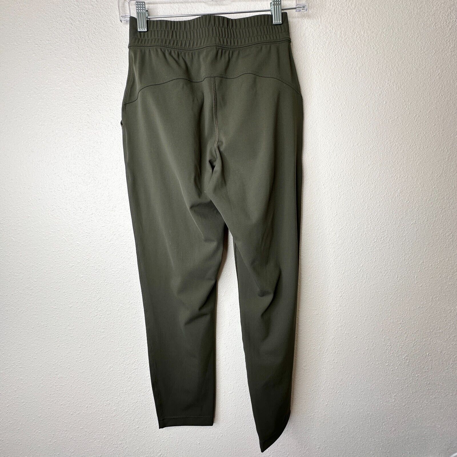 Aritzia The Group by Babaton Olive Weekender Stretch Pocket Jogger Size 24" / US 00 / IT 34 - 6 Thumbnail