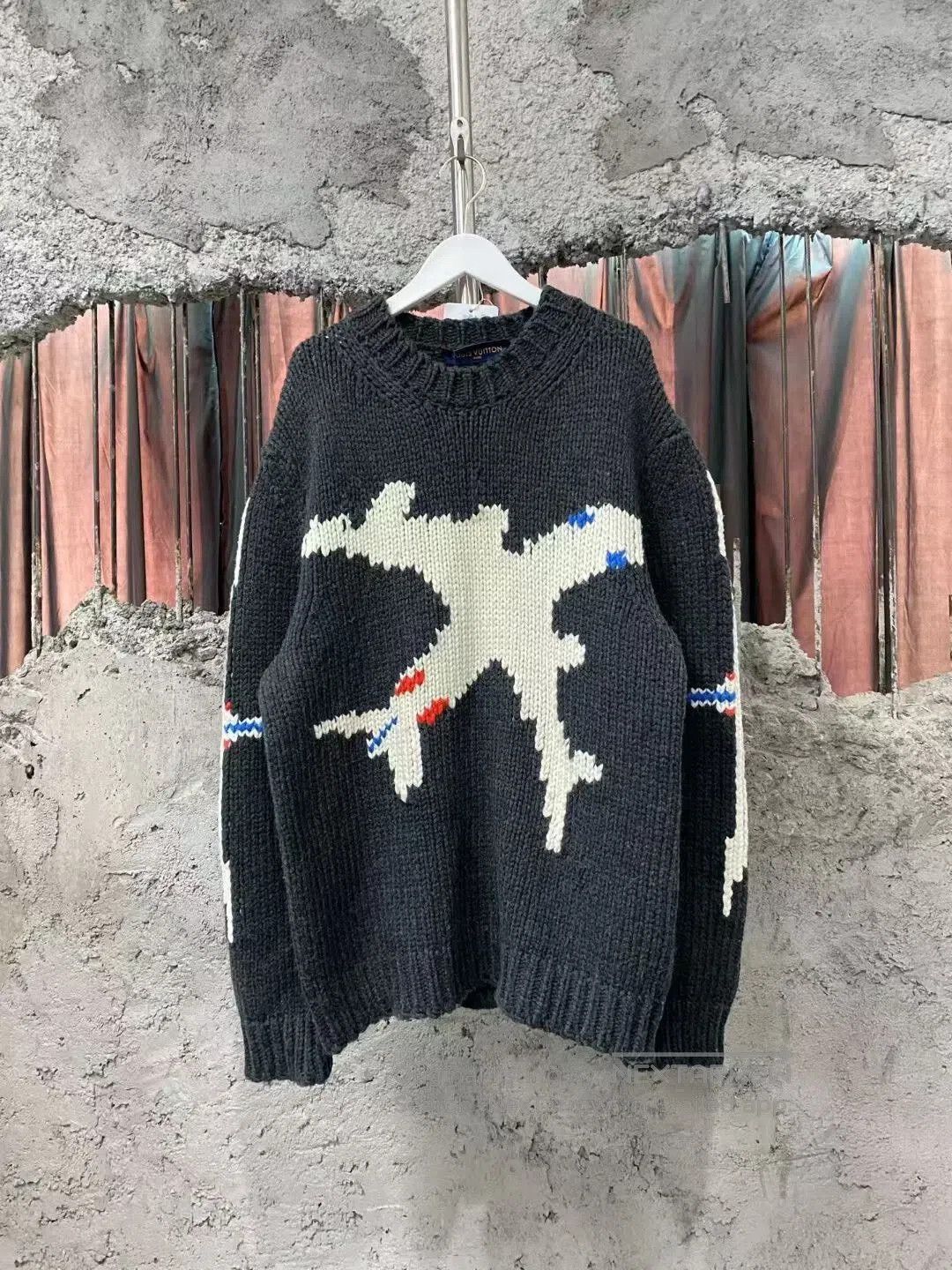 Louis Vuitton louis vuitton airplane pattern knit sweater. Size US L / EU 52-54 / 3 - 1 Thumbnail