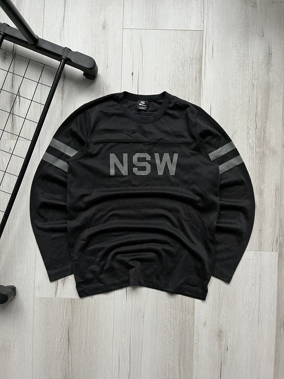 Nike × Vintage Vintage Nike NSW Big Logo Y2K Sweatshirt Black Long sleeve Size US L / EU 52-54 / 3 - 1 Thumbnail
