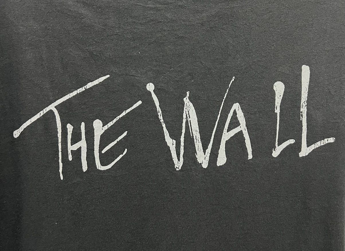 Divided × H&M 🔥grailsale🔥 DIVIDED H&M PINKFLOYD THE WALL SHIRT Size US M / EU 48-50 / 2 - 4 Thumbnail