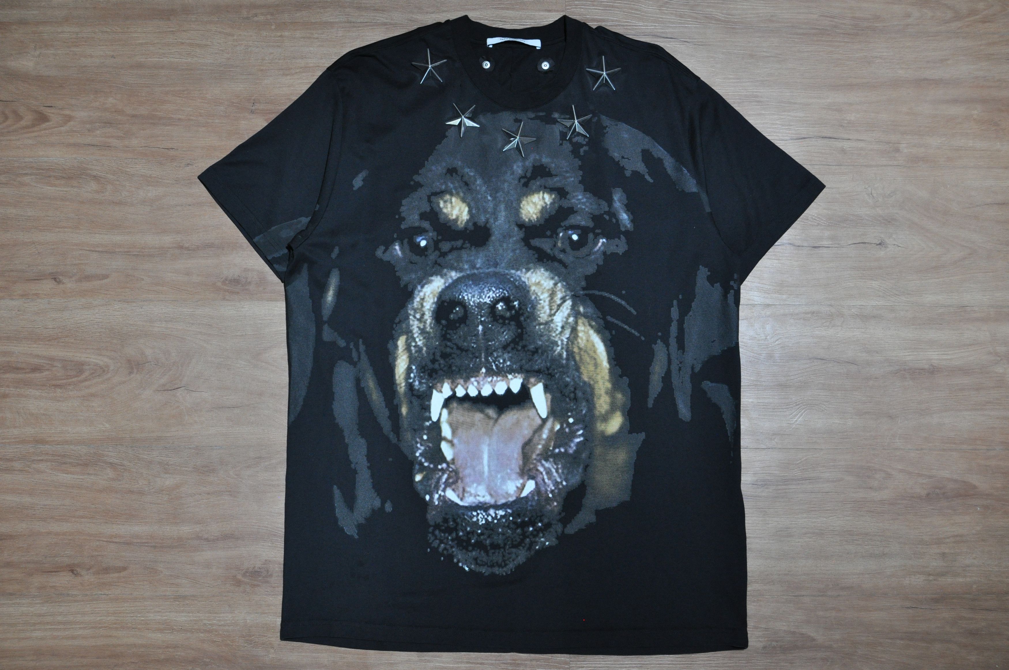 Givenchy Givenchy - RT - S/S 15 - Star Applique Rottweiler Tee Size US XS / EU 42 / 0 - 3 Thumbnail