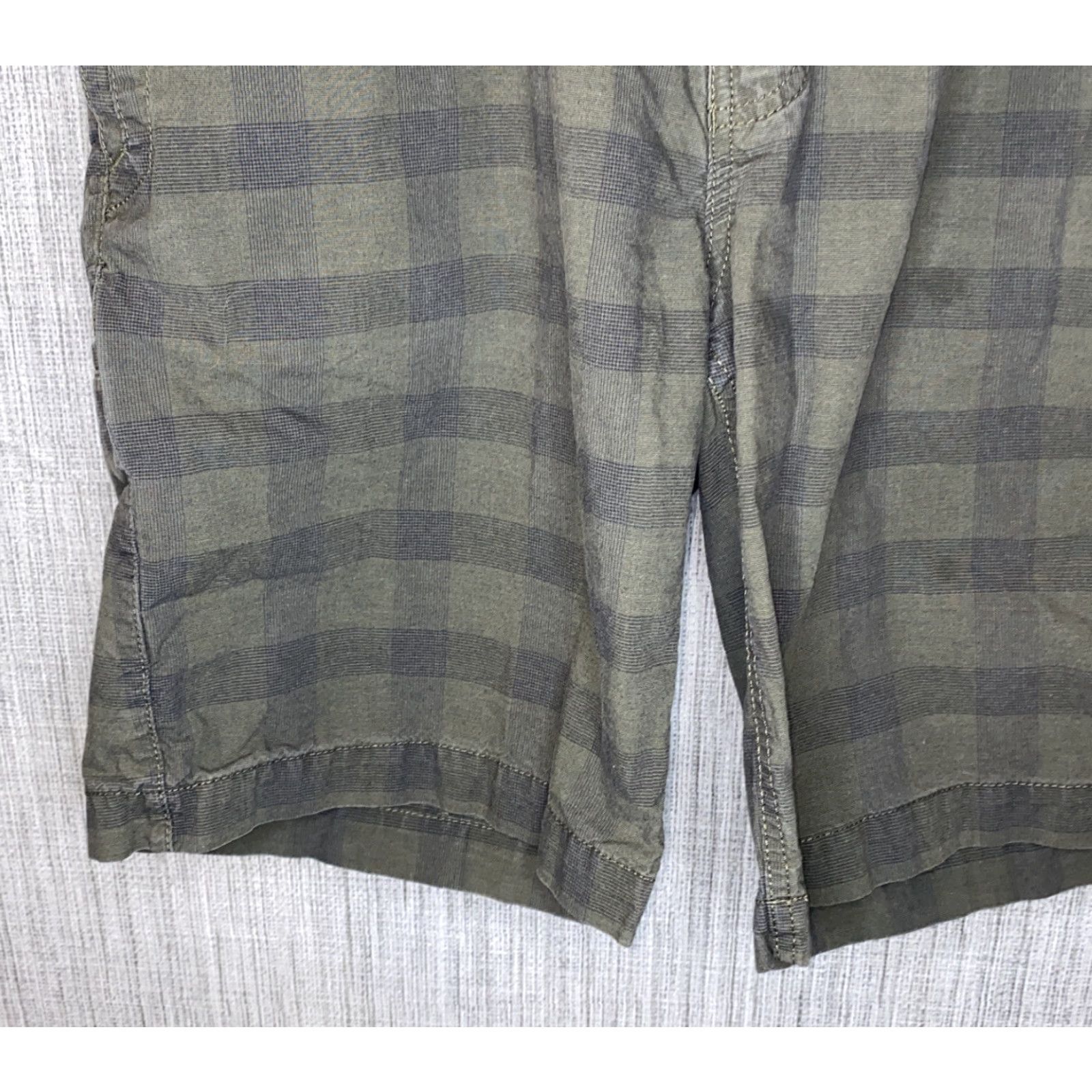 The North Face The North Face Shorts Checkered Green Zip Fly 36 Men Casual Shorts Mens Regular Cotton Front Flat Zip NORD? Size US 36 / EU 52 - 3 Thumbnail