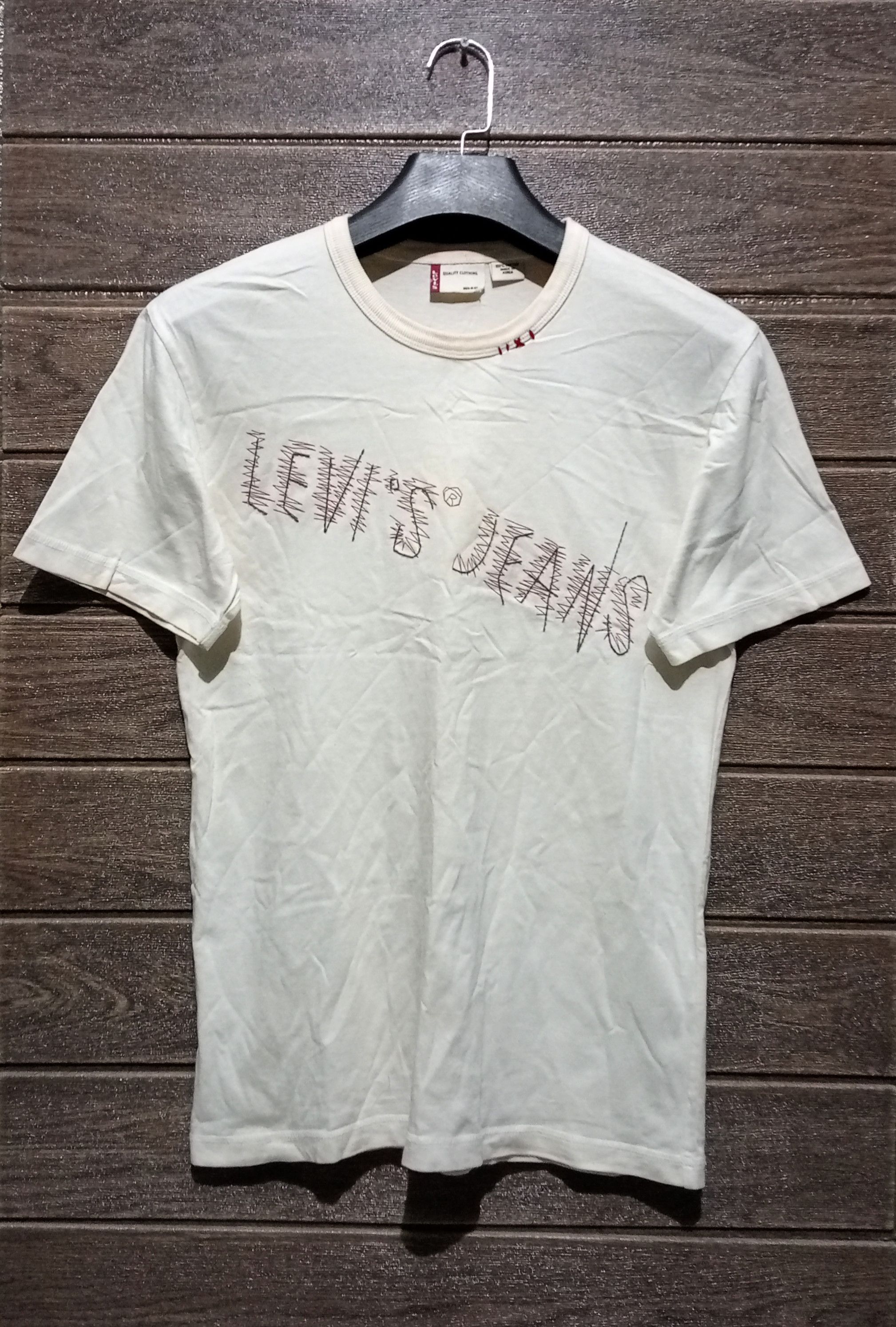 Levi's Vintage Levi's Jeans Emboidery Art Tee Very Rare Size US S / EU 44-46 / 1 - 1 Thumbnail