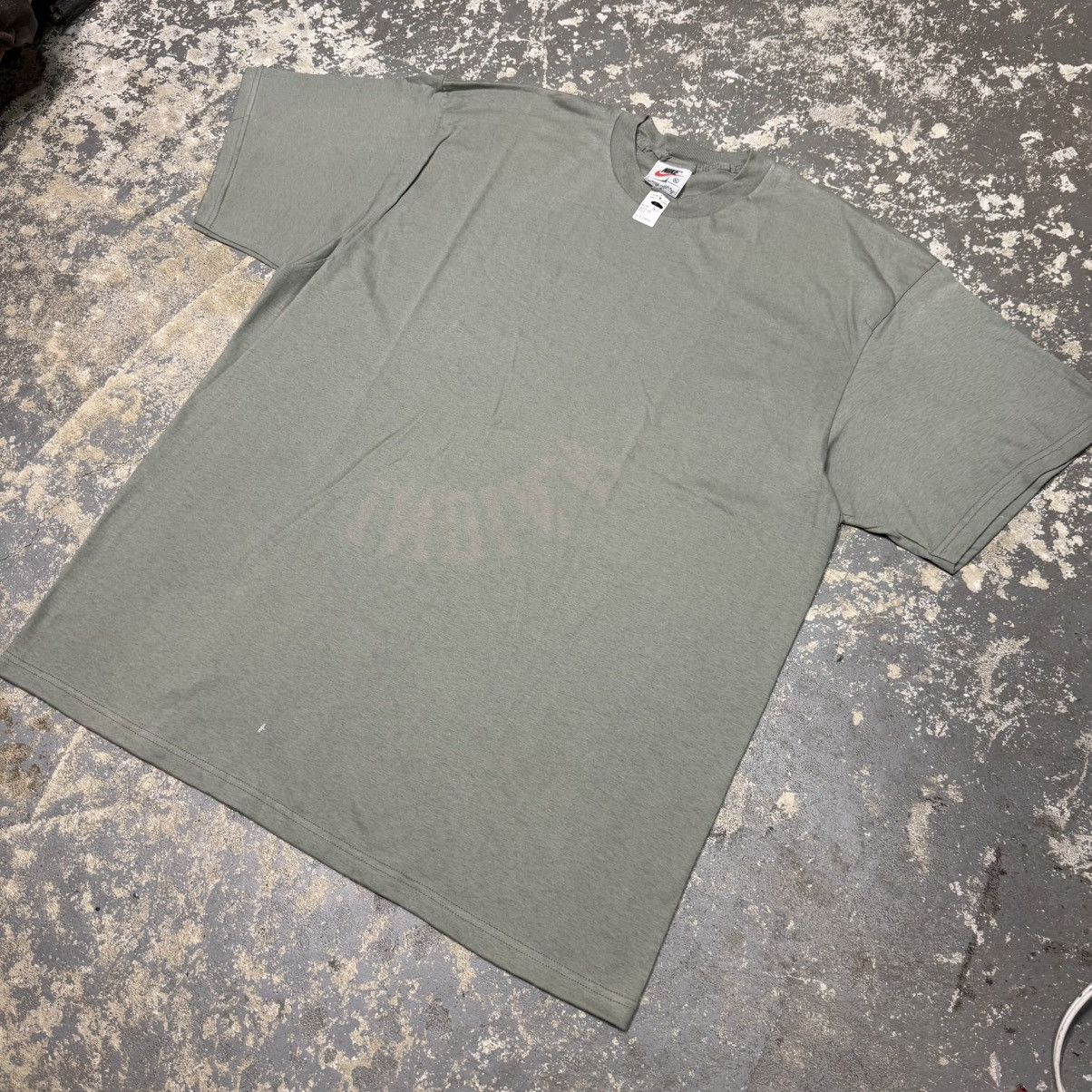 Nike Vintage Nike Green Blank No Swoosh 90s Tshirt USA Size US XL / EU 56 / 4 - 2 Thumbnail
