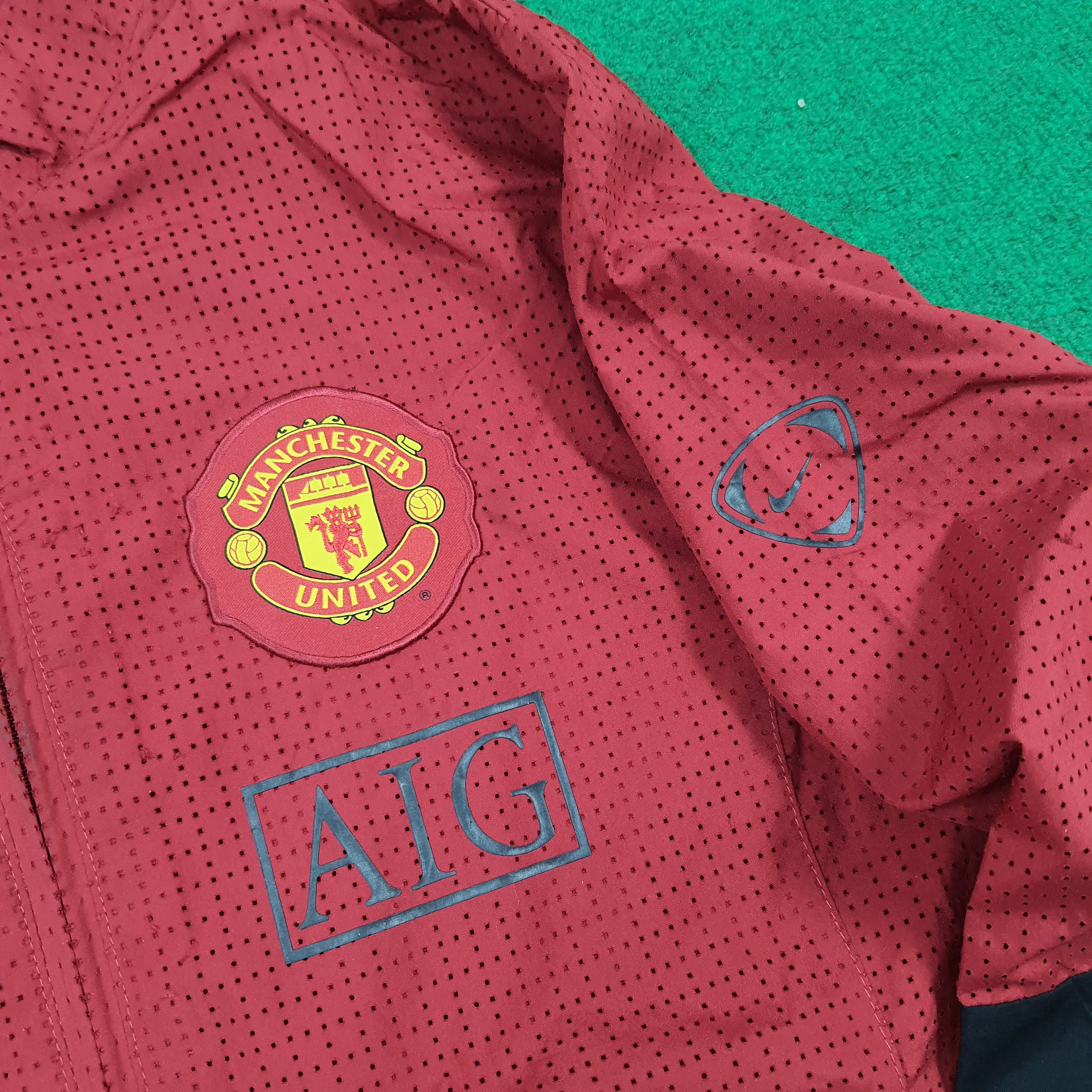 Nike Y2K Manchester United Nike AIG Training Shell Jacket C302N15 Size US S / EU 44-46 / 1 - 4 Thumbnail
