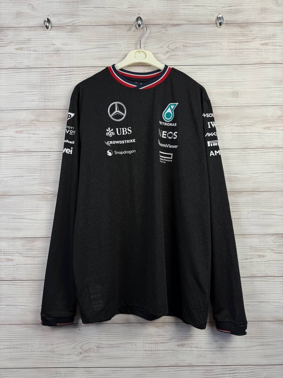 Formula 1 Mercedes AMG Petronas Racing Long Sleeve Size US L / EU 52-54 / 3 - 1 Thumbnail