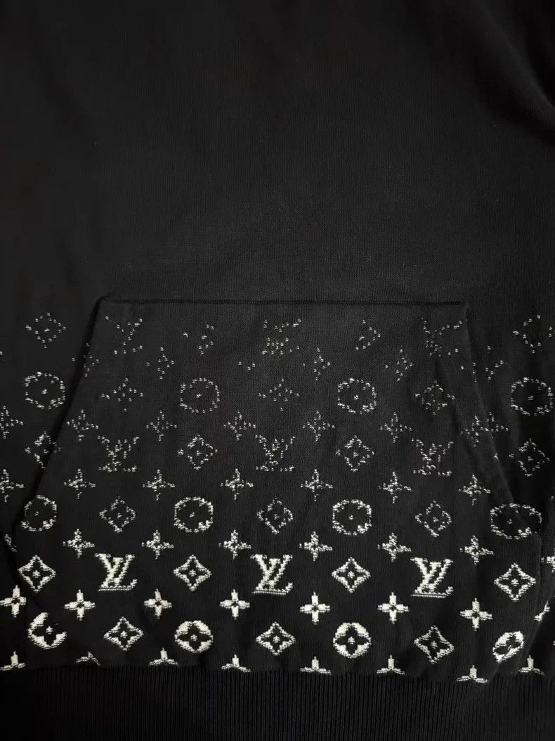 Louis Vuitton Louis Vuitton Black and white hem gradient full-print knit Size US L / EU 52-54 / 3 - 5 Thumbnail