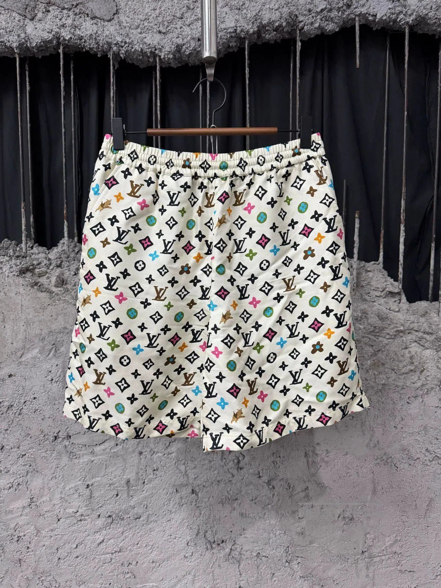 Louis Vuitton Multi-Patterned Casual Shorts Size 28. Size US 30 / EU 46 - 1 Thumbnail