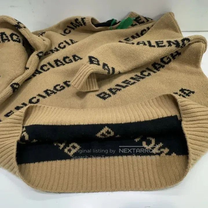 Balenciaga Balenciaga Logo Knit Sweater in Beige. Size US XS / EU 42 / 0 - 7 Thumbnail
