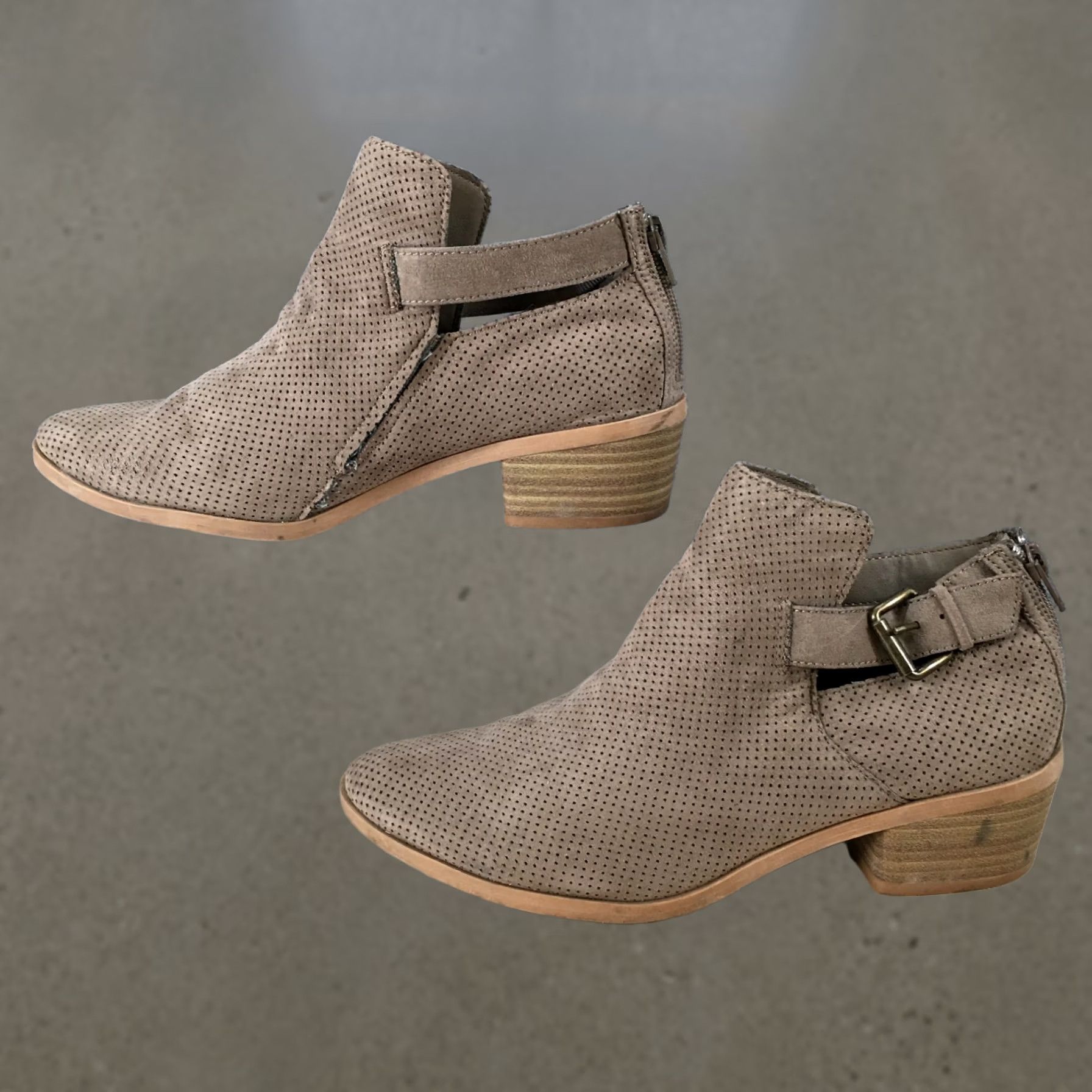 Dolce Vita DV Dolce Vita Boots Womens 8 Perforated Zip Buckle Ankle Bootie Taupe Fabric Boots Size US 8 / IT 38 - 1 Thumbnail