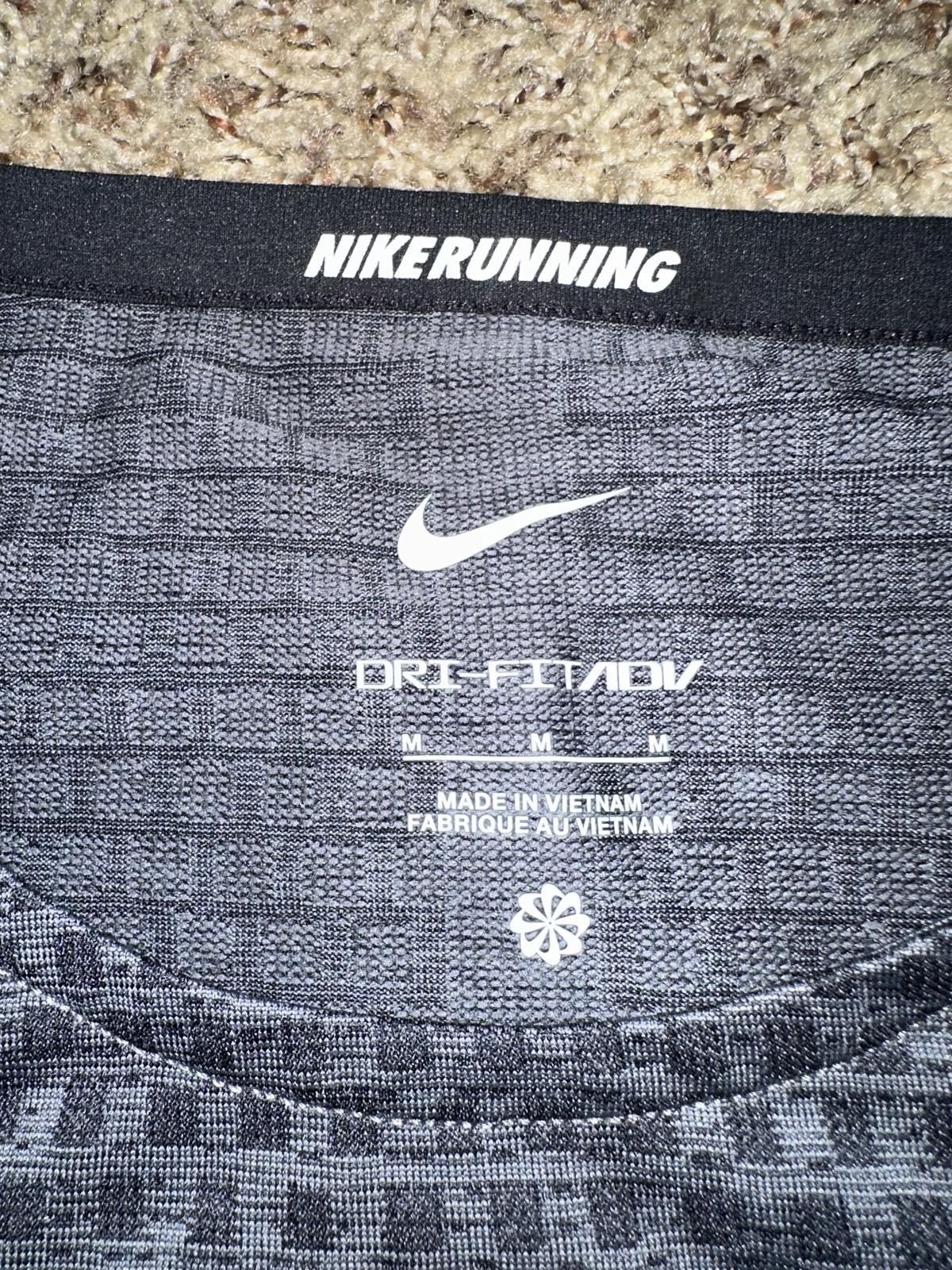 Nike Nike Men’s TechKnit Dri-FIT ADV Short-Sleeve Running Top Sample Size US M / EU 48-50 / 2 - 3 Thumbnail