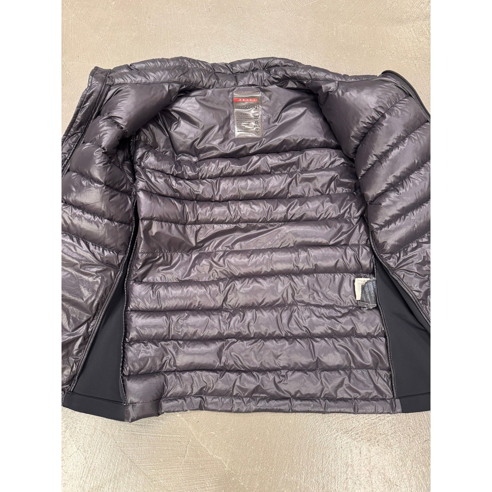 Prada 2011 Prada nylon puffer jacket Size US XL / EU 56 / 4 - 7 Thumbnail