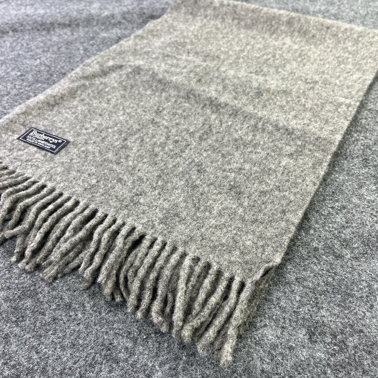 Burberry × Vintage Burberry Grey Plain Scarf / Muffler / Neckwear - T108 Size ONE SIZE - 5 Thumbnail