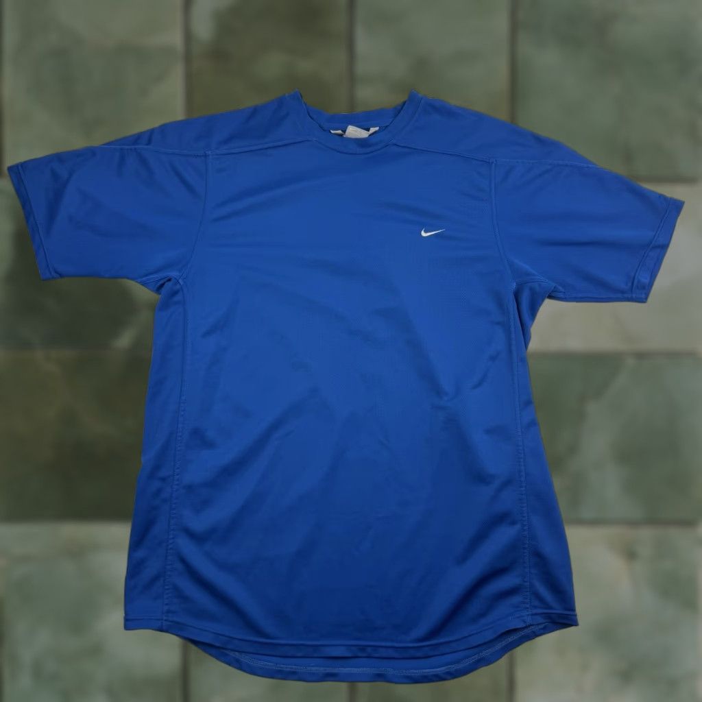 Nike VINTAGE Nike Athletic Shirt Men XL Blue Sports T-Shirt Crew Neck Short Sleeve Y2K Silver Tag Size US XL / EU 56 / 4 - 1 Thumbnail
