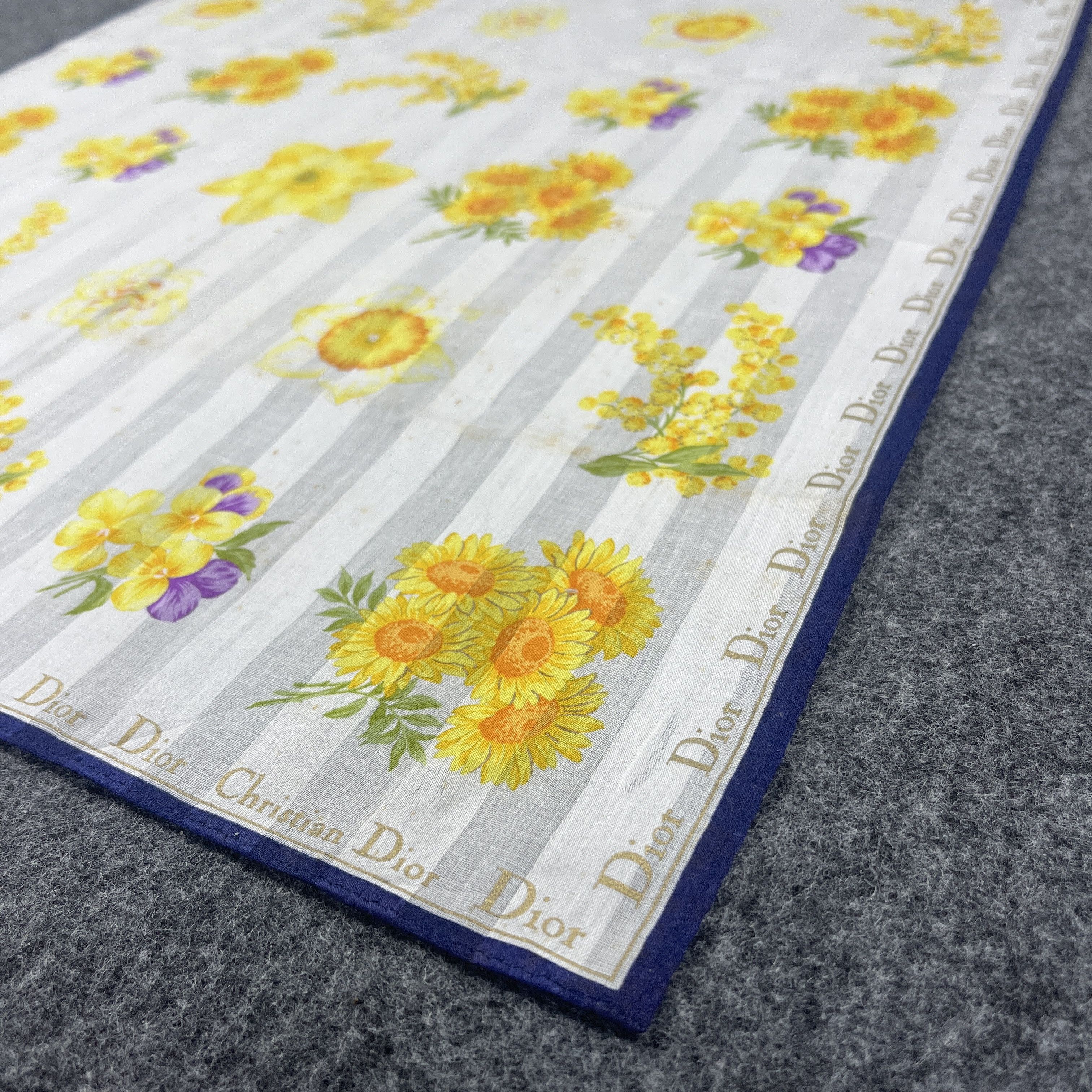 Vintage Christian Dior Handkerchief / Bandana / Neckerchief B249 Size ONE SIZE - 6 Thumbnail