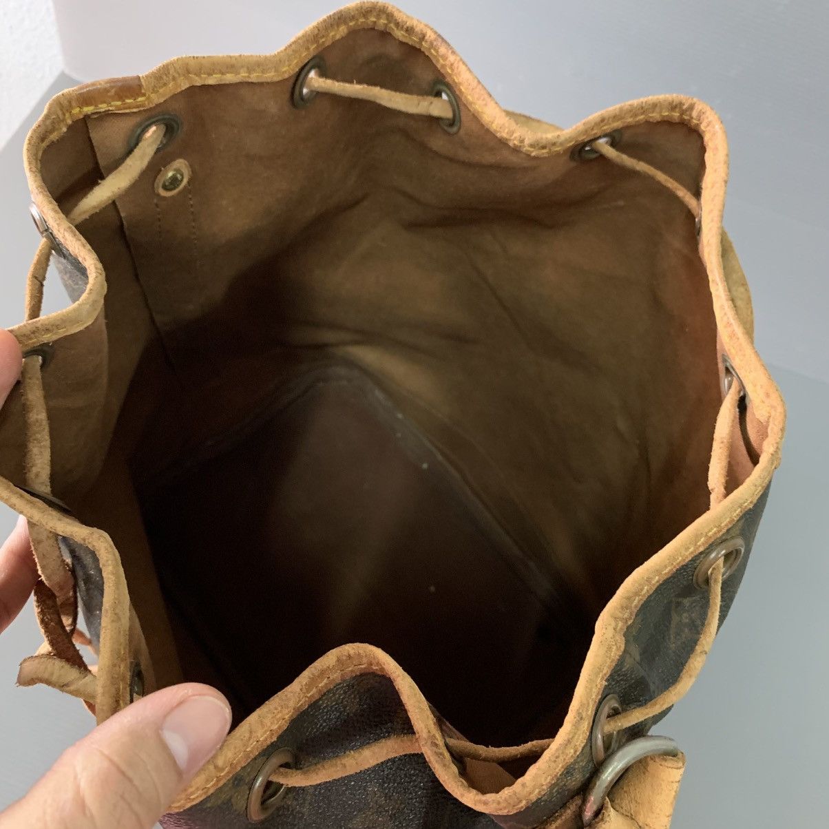 Louis Vuitton Louis Vuitton Bucket Vintage Bag Size ONE SIZE - 24 Thumbnail