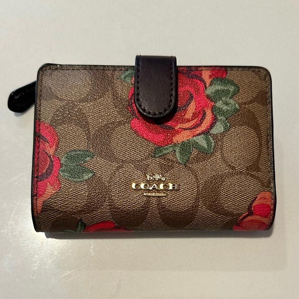 Coach Medium Id Zip Wallet With Jumbo shops Floral Print