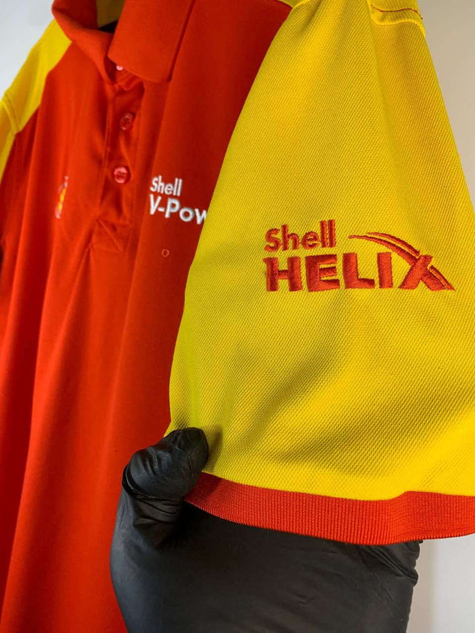 Ferrari Ferrari F1 Team Shell Technical Partner Shirt 2020 Size US L / EU 52-54 / 3 - 6 Thumbnail