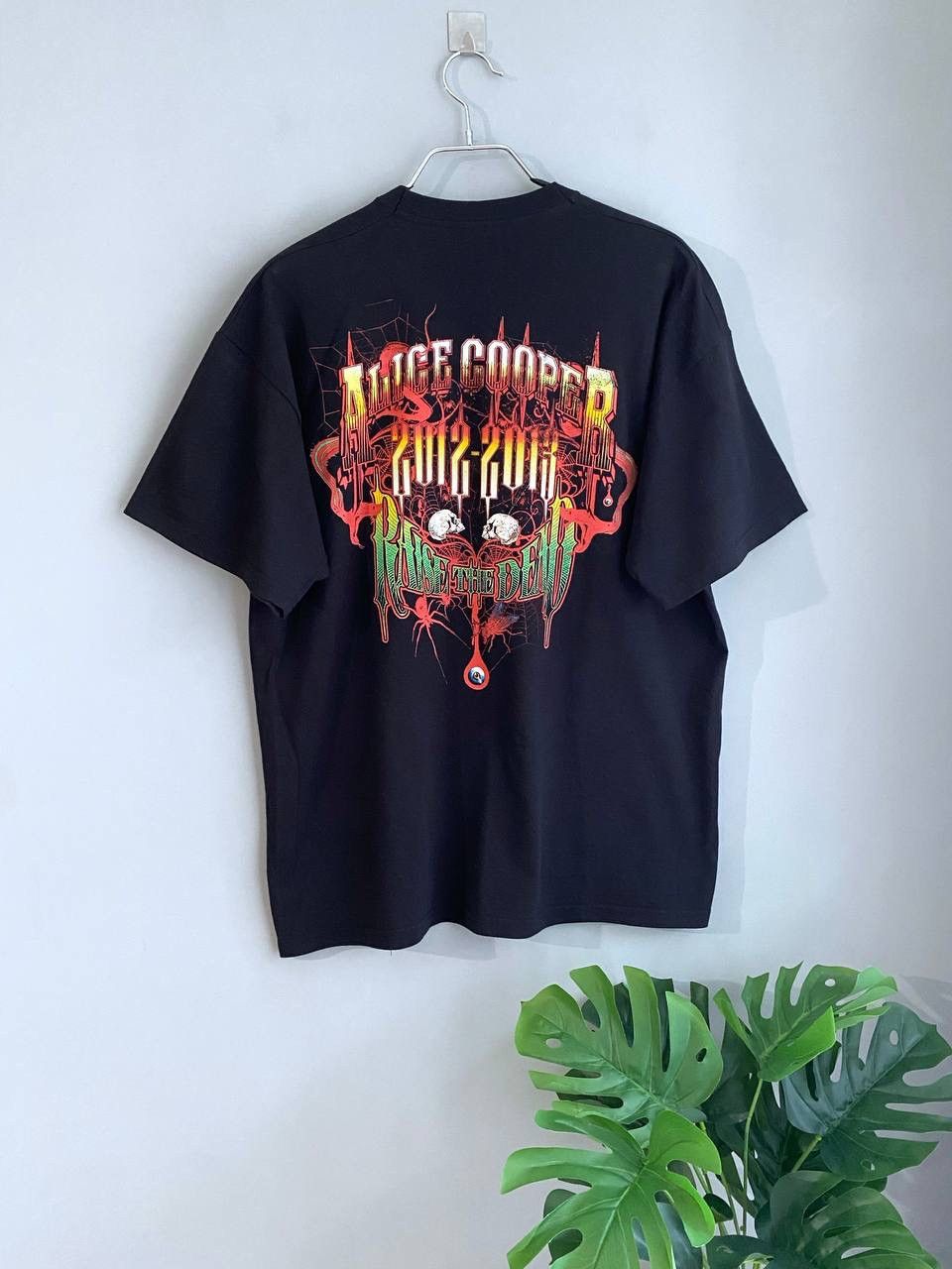 Band Tees × Fruit Of The Loom Alice Cooper “Raise The Dead Tour” Rock Band T-Shirt, XL Size US XL / EU 56 / 4 - 6 Thumbnail