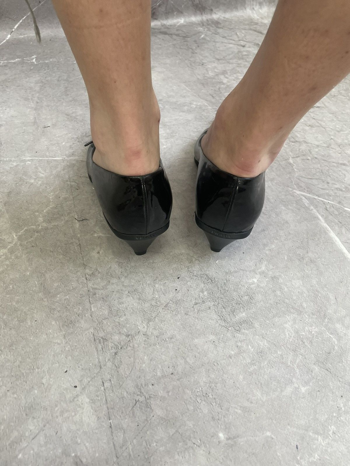 Prada PRADA Kitten Heels Patent Leather Mules Pointed Toe 37 / 7 Size US 7 / IT 37 - 4 Thumbnail