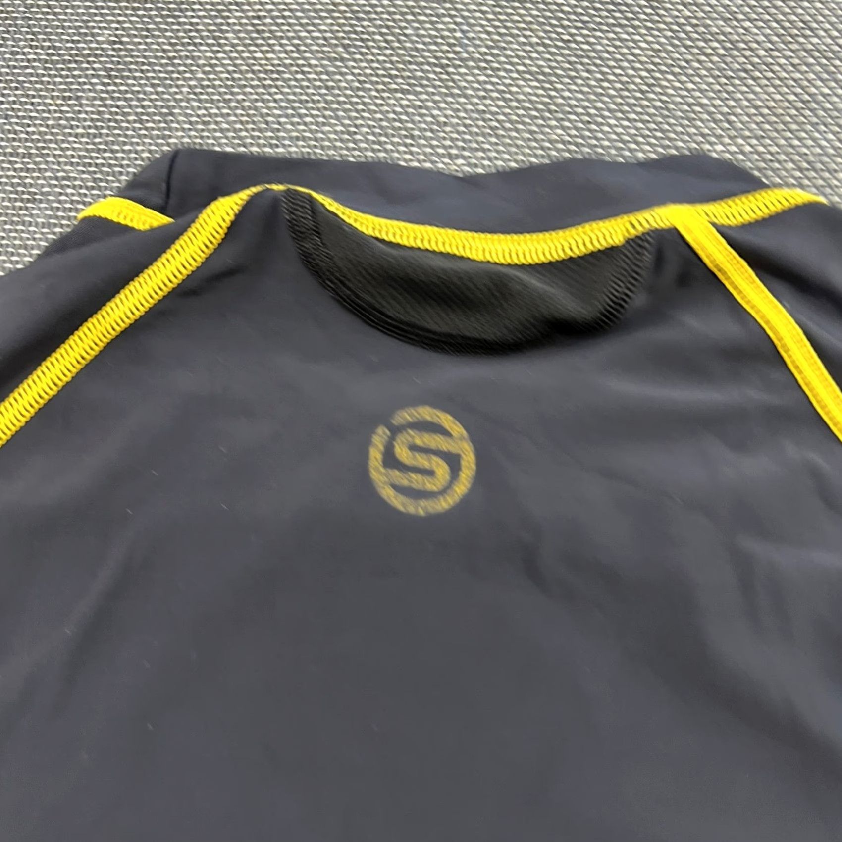 Vintage Skins A200 Compression Shirt Mens XL Black Training Performance Stretch Shirt T-Shirt Sport Athletic Jersey Short Sleeve Quick Dry Size US XL / EU 56 / 4 - 7 Thumbnail