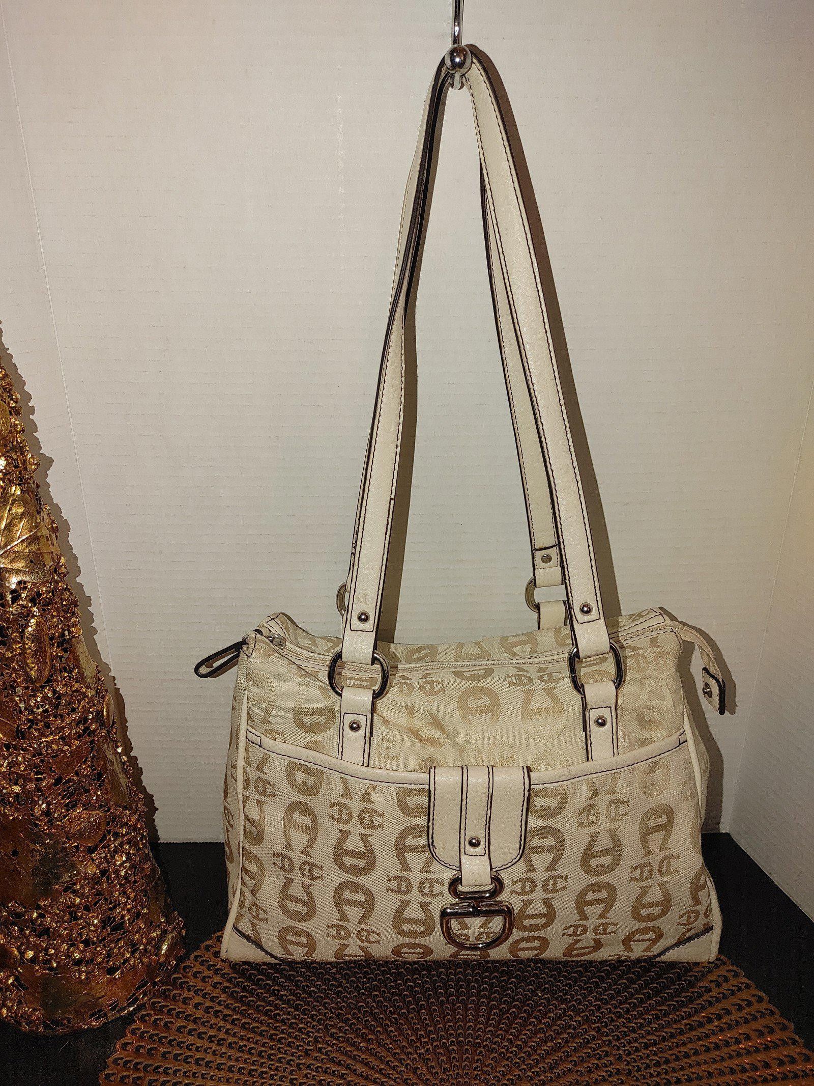 Designer Ettienne Aigner Signature Bag Size ONE SIZE - 1 Thumbnail