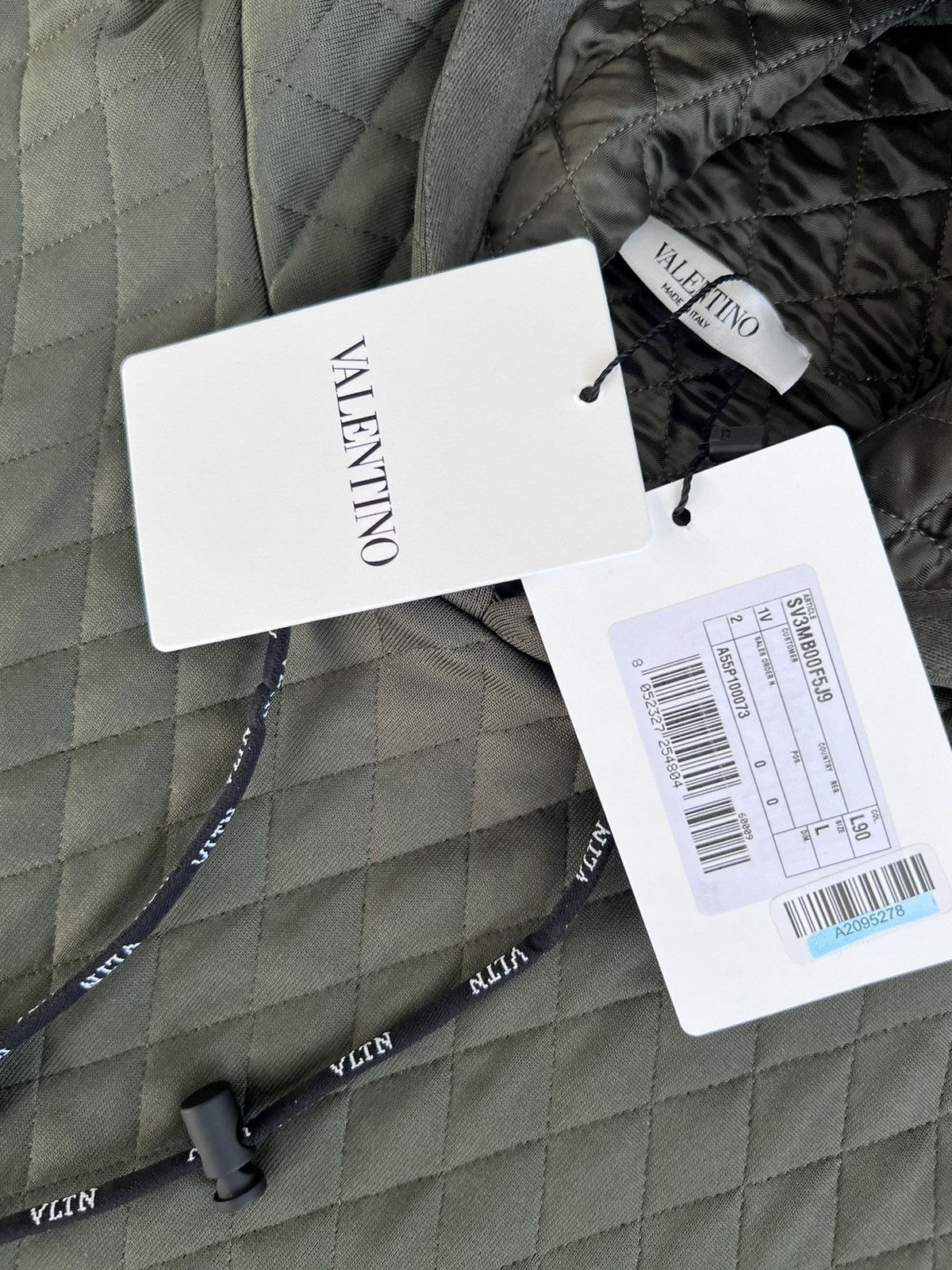Valentino Poncho cloak in quilted polyamide/cotton blend, Italy Size US L / EU 52-54 / 3 - 24 Thumbnail