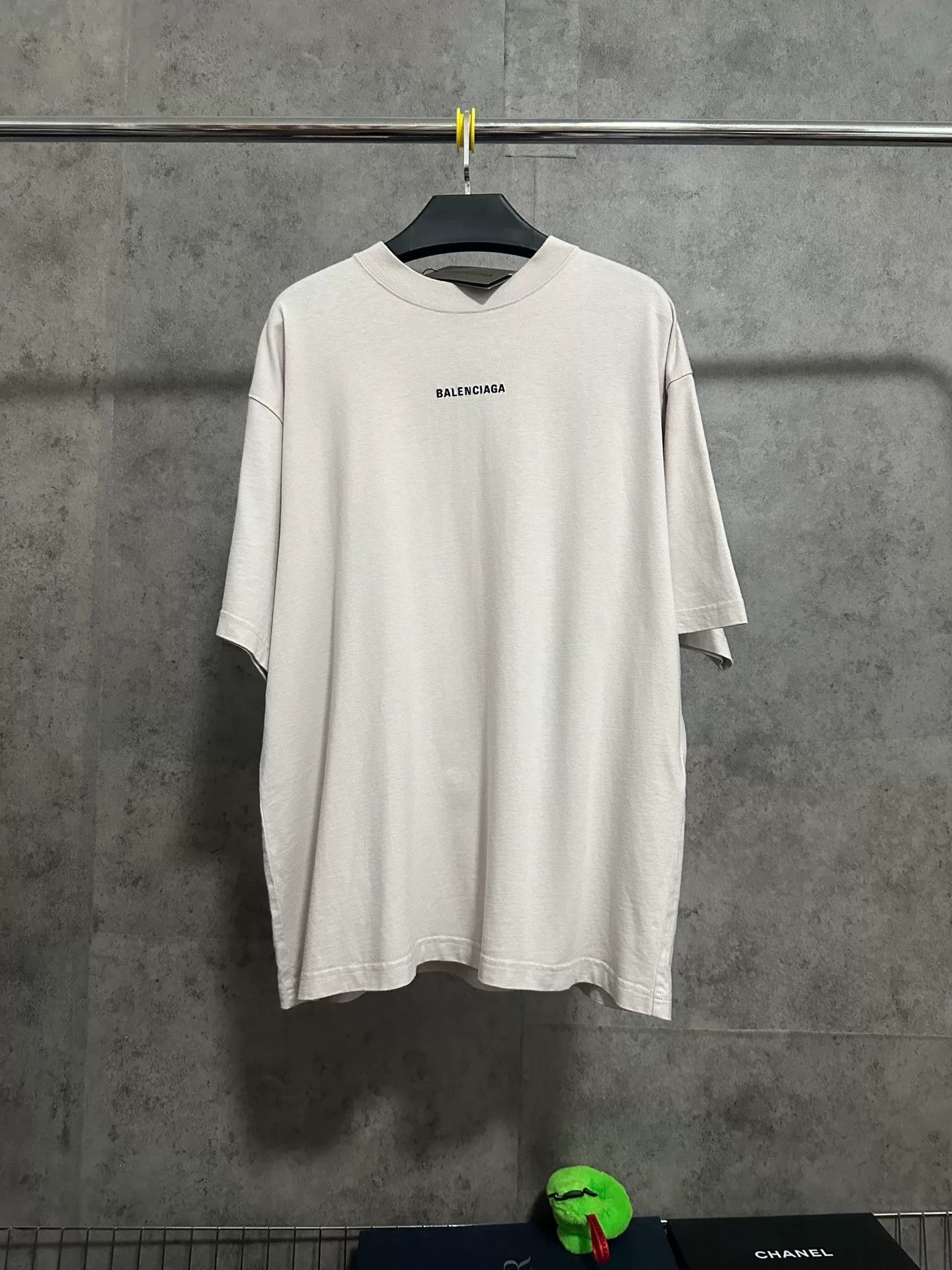 Balenciaga Balenciaga Men's Logo Short-Sleeve T-Shirt Size US L / EU 52-54 / 3 - 1 Thumbnail
