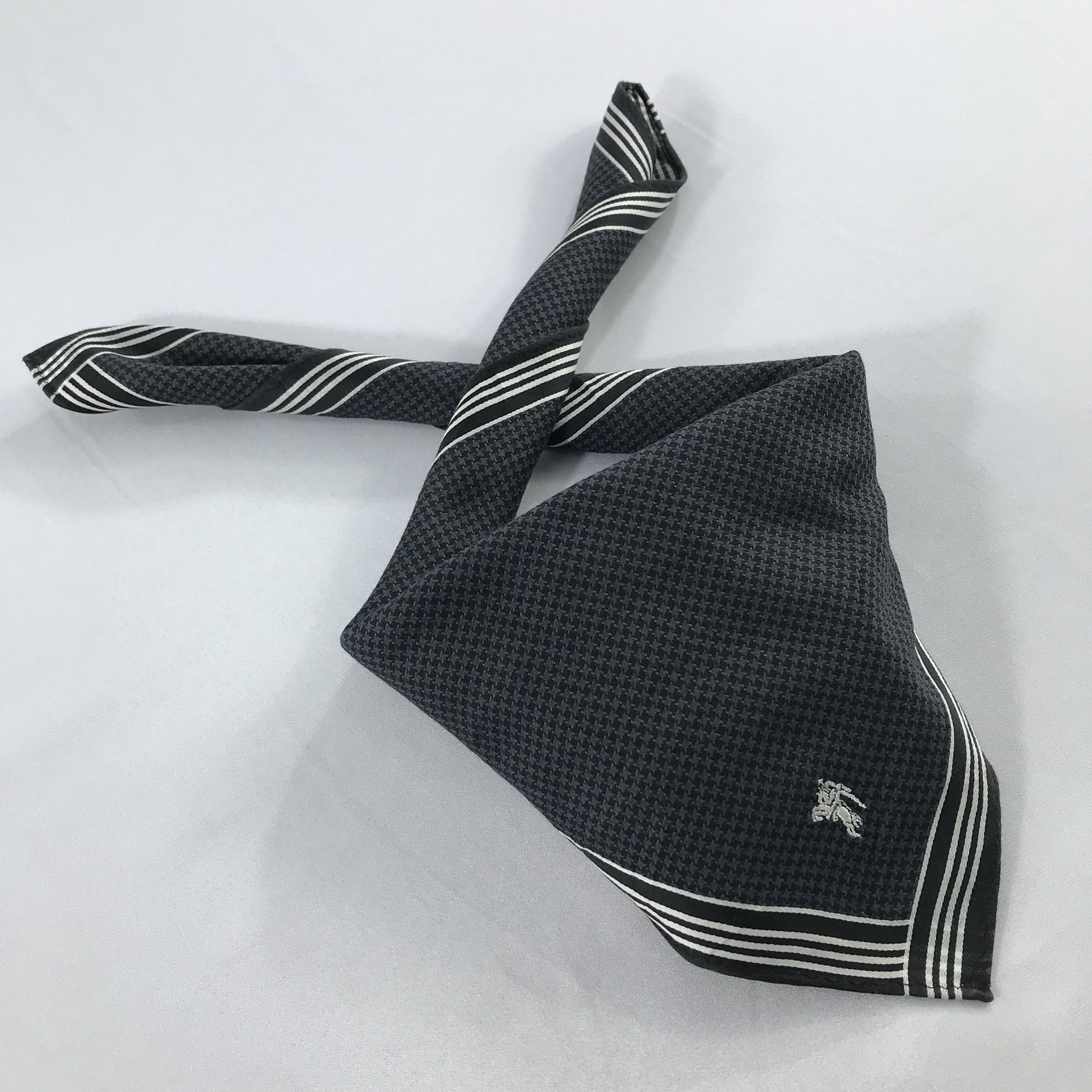 Burberry × Vintage Burberry Bandana / Handkerchief / Neckerchief - S2472 Size ONE SIZE - 4 Thumbnail