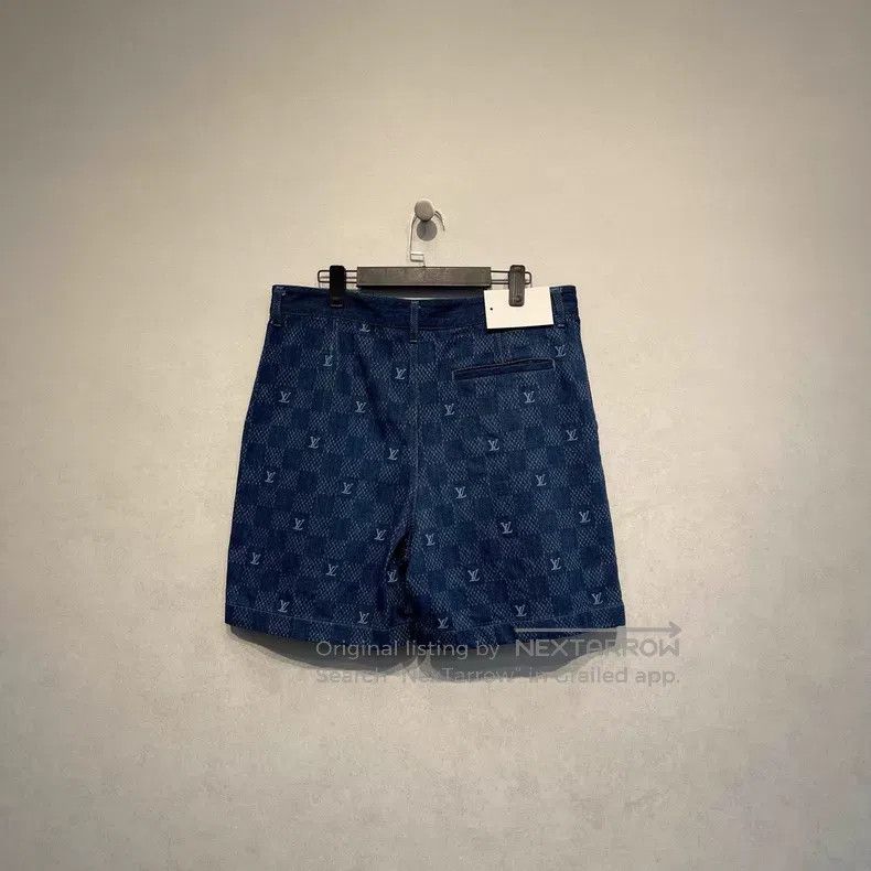 Louis Vuitton Louis Vuitton Blue full logo Jean shorts Size US 34 / EU 50 - 2 Thumbnail