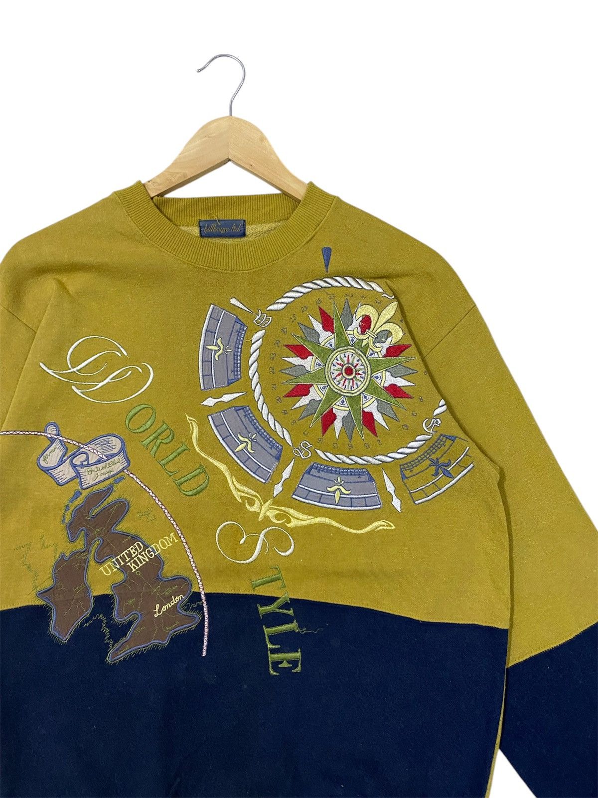 Vintage Vintage 90s London, United Kingdom Maps Big Logo Sweatshirt Size US M / EU 48-50 / 2 - 2 Thumbnail