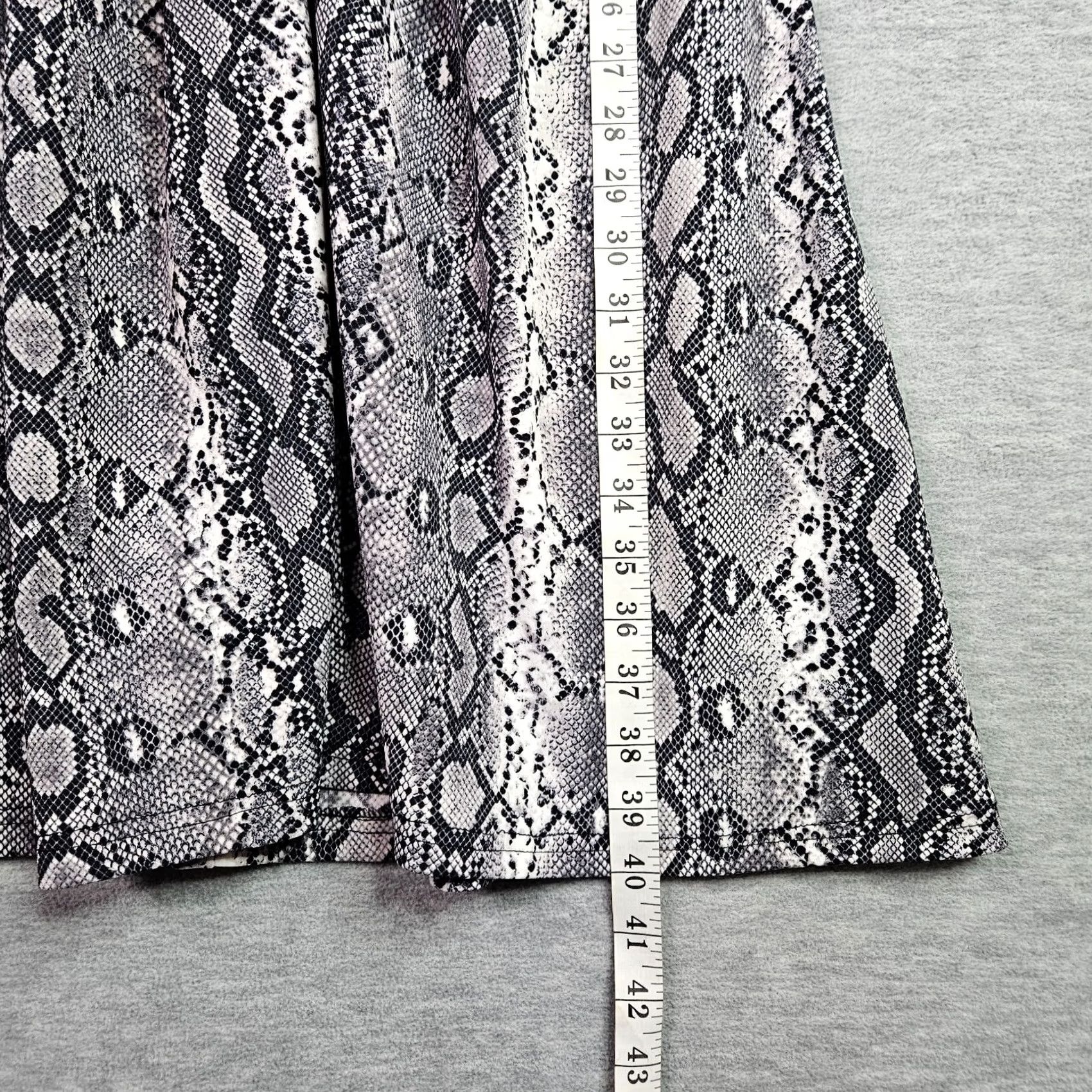 Michael Kors Michael Kors Vintage Snake Print Wrap Dress Women’s Size 8 Long Sleeve A-Line Size M / US 6-8 / IT 42-44 - 7 Thumbnail