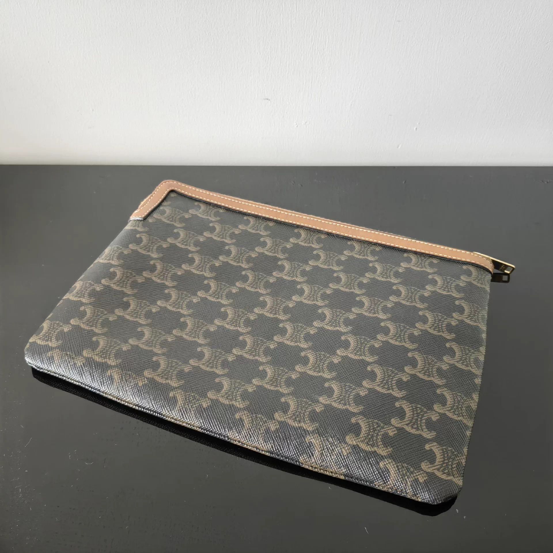 Celine CELINE Triomphe Logo Print Clutch Size ONE SIZE - 2 Thumbnail