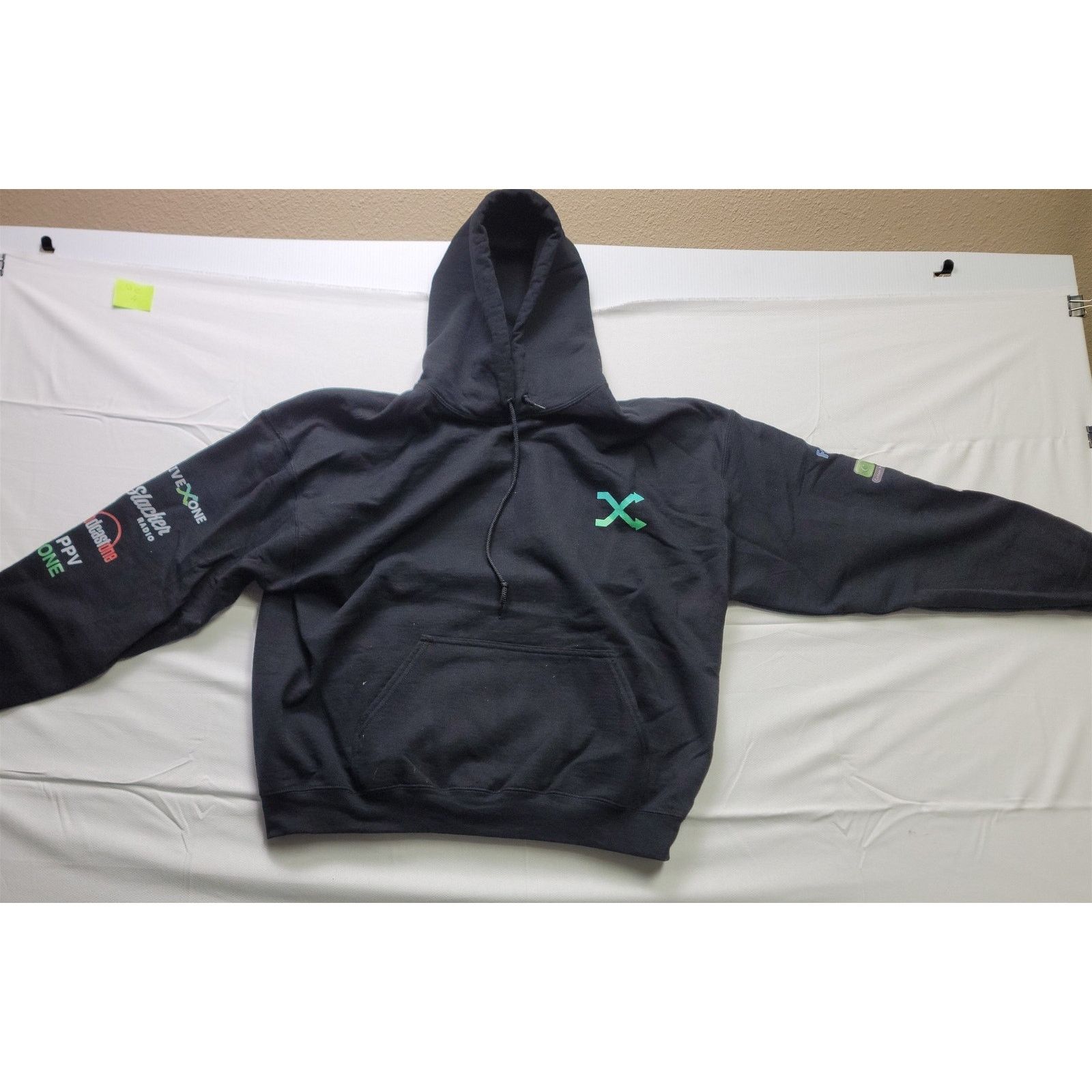 Gildan LiveOne Slacker Radio Podcastone Fantasy Guru Hoodie XL Size US XL / EU 56 / 4 - 1 Thumbnail