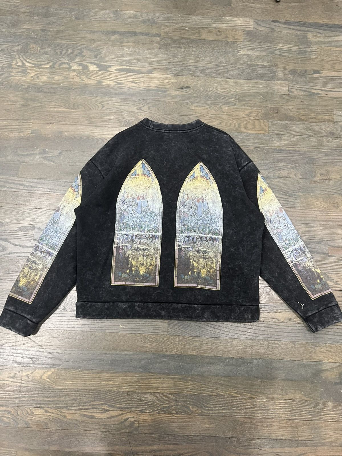 Other Who decides war stained glass motif crewneck Size US M / EU 48-50 / 2 - 6 Thumbnail