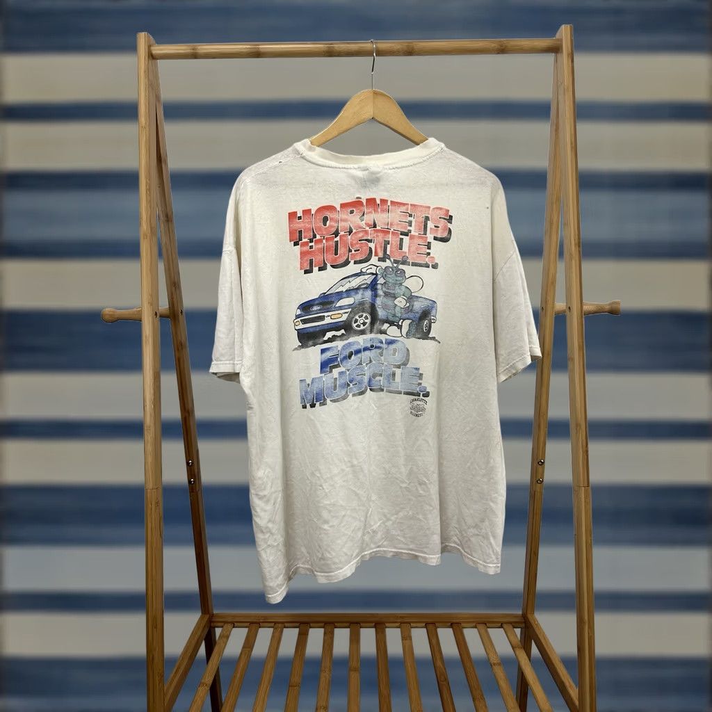 Hanes VINTAGE Charlotte Hornets Hustle NBA Thrashed Worn Cotton T-Shirt XL Mens Size US XL / EU 56 / 4 - 1 Thumbnail