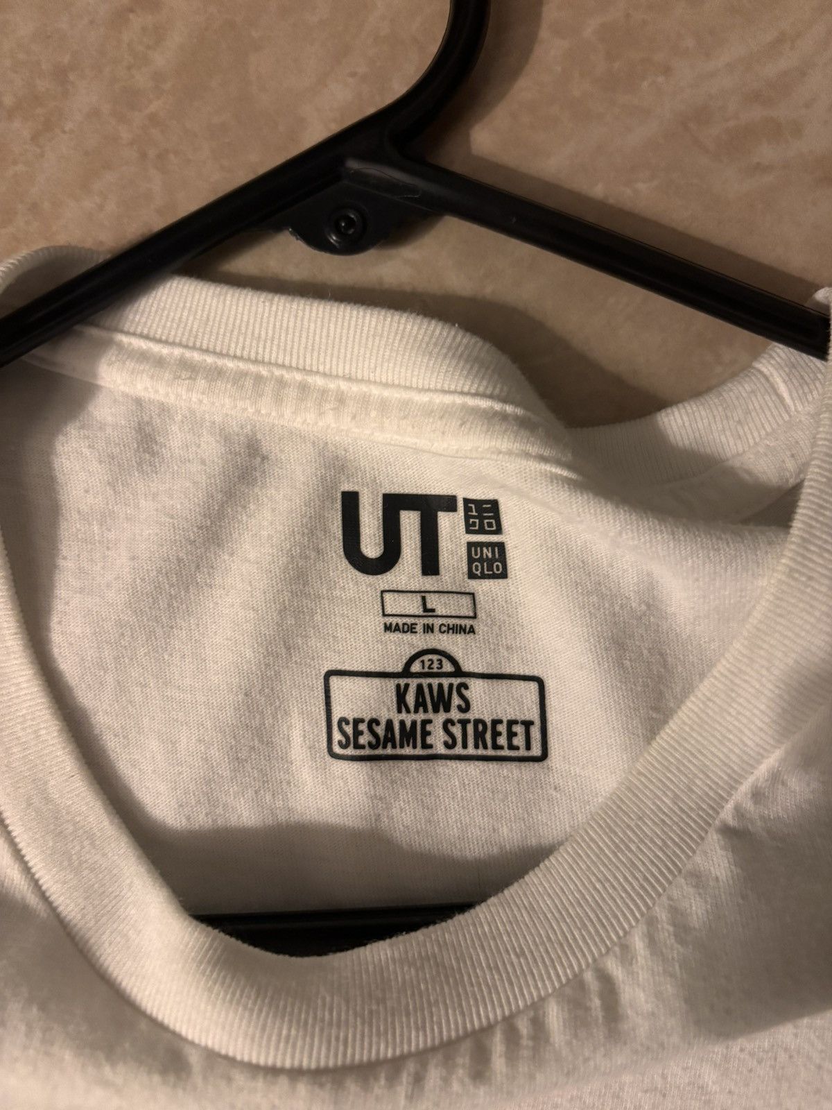 Uniqlo Kaws X Uniqlo Tee Size US L / EU 52-54 / 3 - 4 Thumbnail