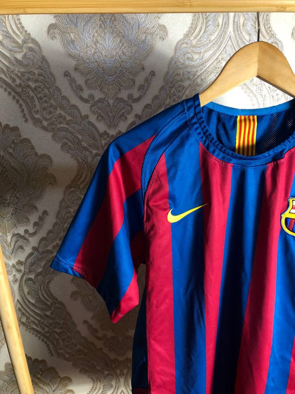 Nike VINTAGE NIKE FC BARCELONA SPAIN SOCCER JERSEY RETRO Y2K 90s Size US M / EU 48-50 / 2 - 4 Thumbnail