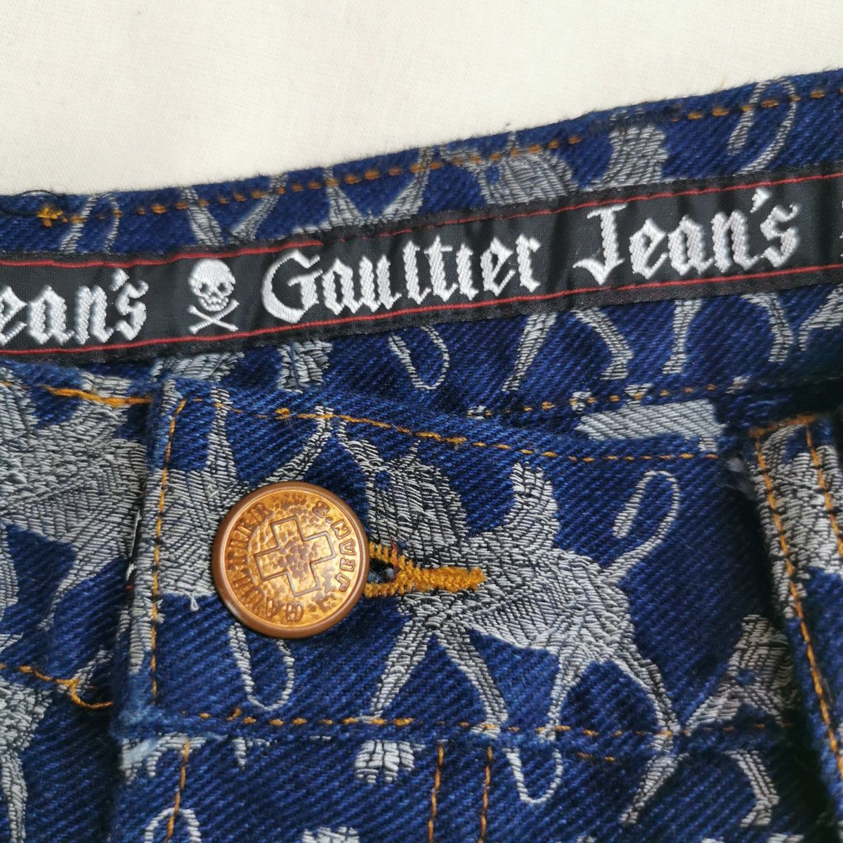 Jean Paul Gaultier AW1994 Jean Paul Gaultier Pegasus Jacquard Jeans Vintage Size 27" / US 4 / IT 40 - 4 Thumbnail