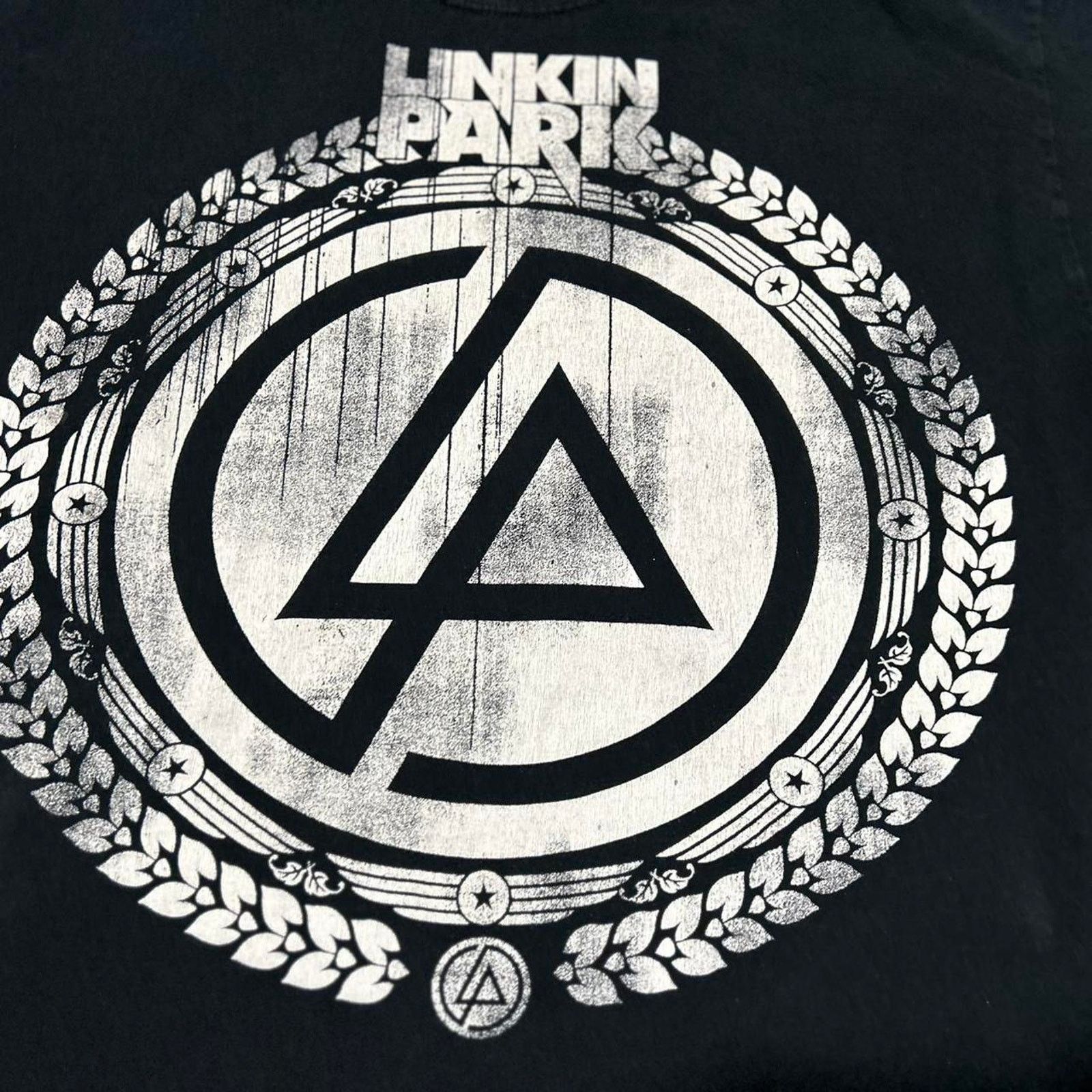 Hanes **Black and White Linkin Park Minutes To Midnight Tour Shirt Size US M / EU 48-50 / 2 - 2 Thumbnail