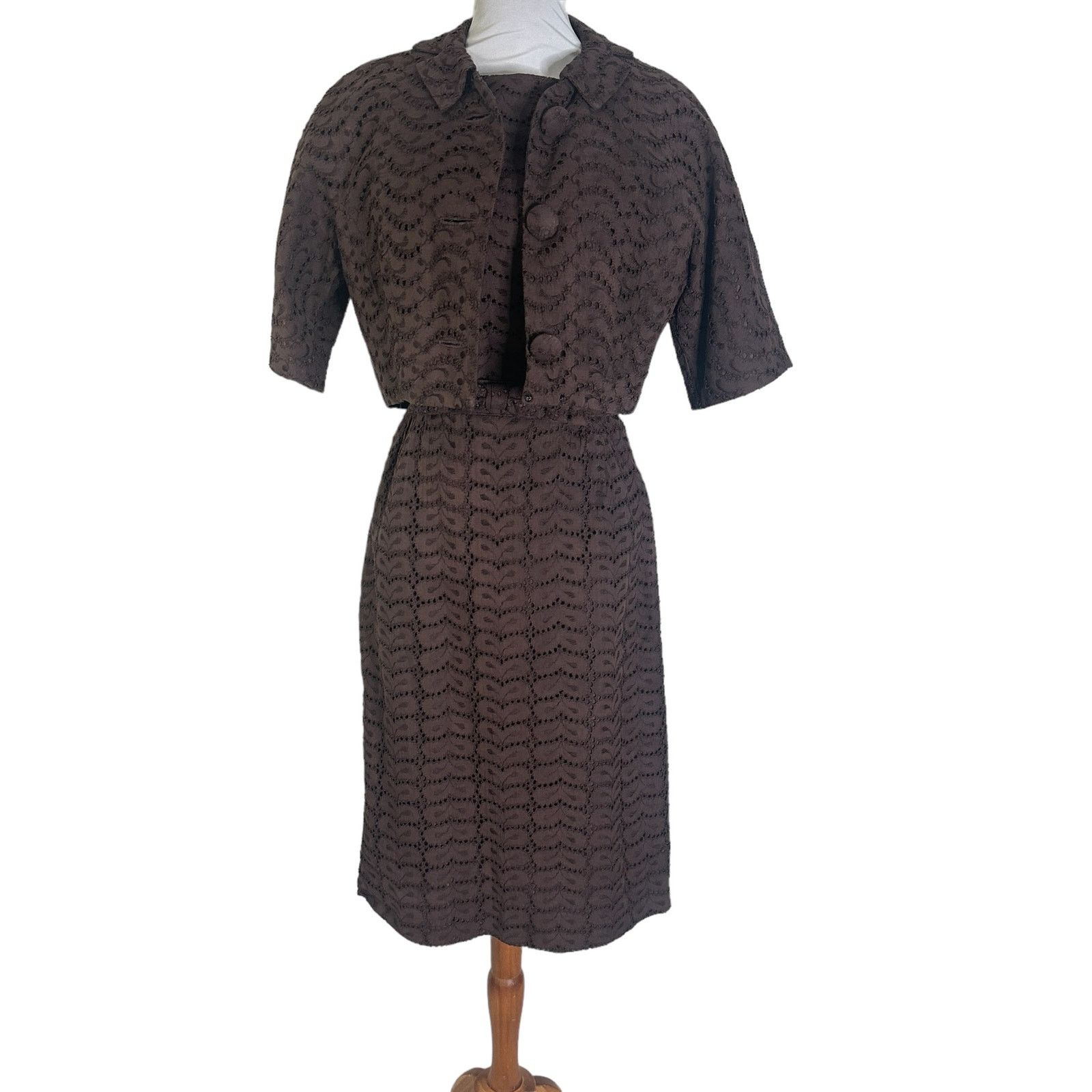 Vintage Vintage 1950s Brown Eyelet Wiggle Shift Dress Jacket Belt M Size M / US 6-8 / IT 42-44 - 7 Thumbnail