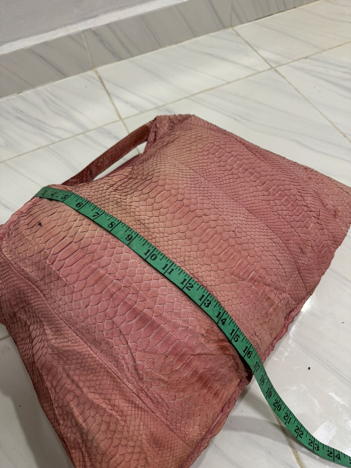 Cobra × Genuine Leather BYRON NYC WINE PYTHON LARGE SOHO TOTE BAC Size ONE SIZE - 11 Thumbnail