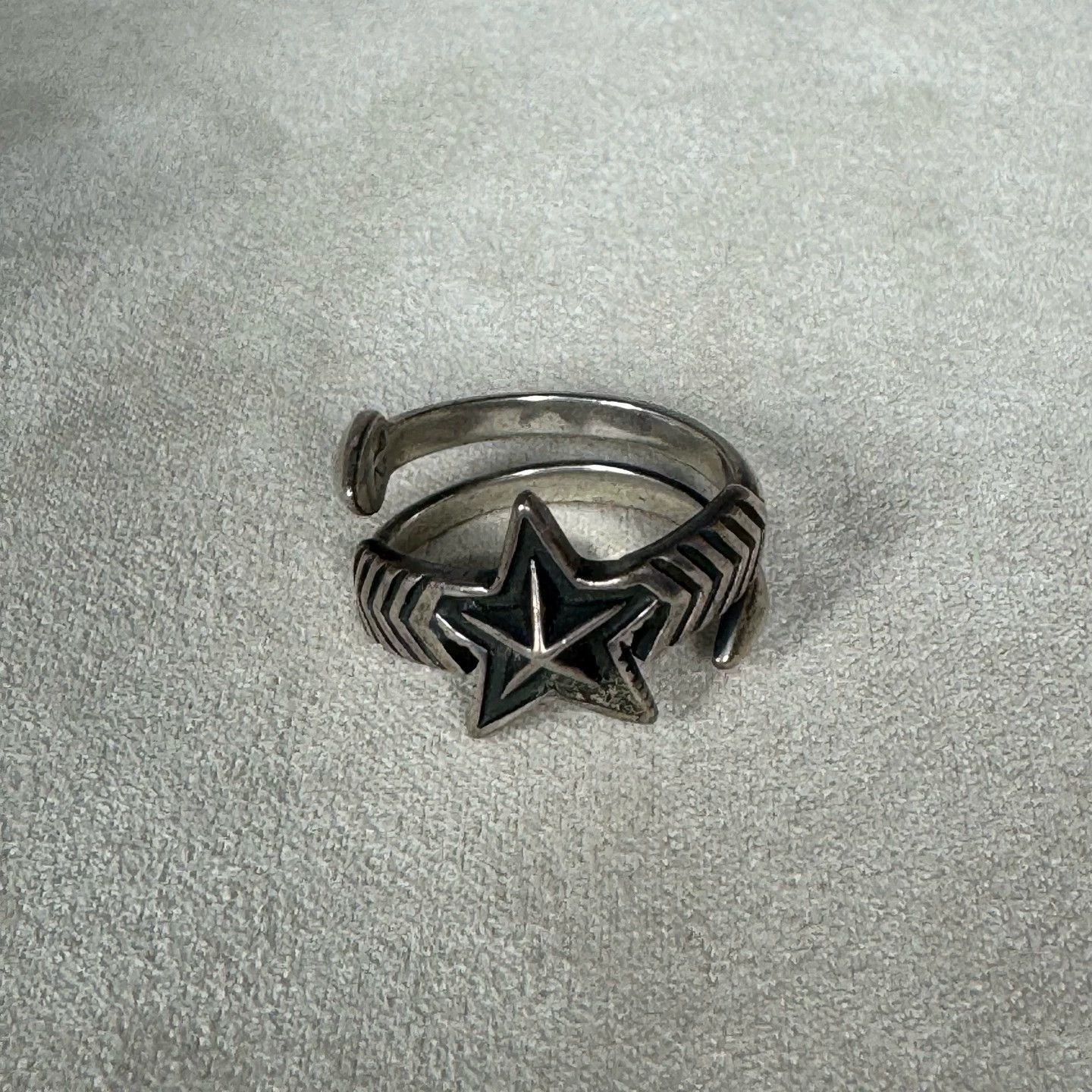Cody Sanderson Cody Sanderson Star Feather Open Ring US 8 Size ONE SIZE - 1 Thumbnail