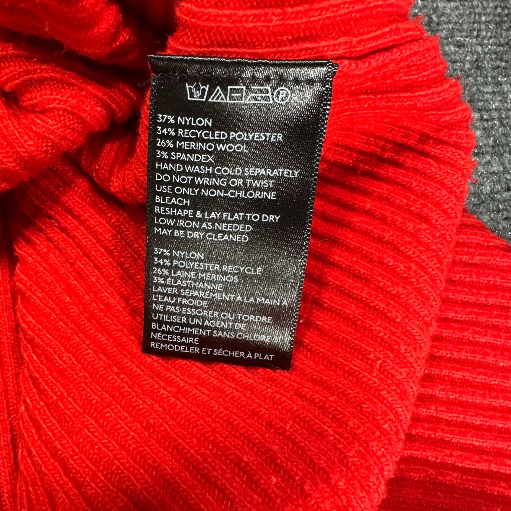 Anthropologie VINTAGE Anthropologie Ett Twa Sweater Womens Small Red Cable Knit V Neck Split Hem Size S / US 4 / IT 40 - 5 Thumbnail