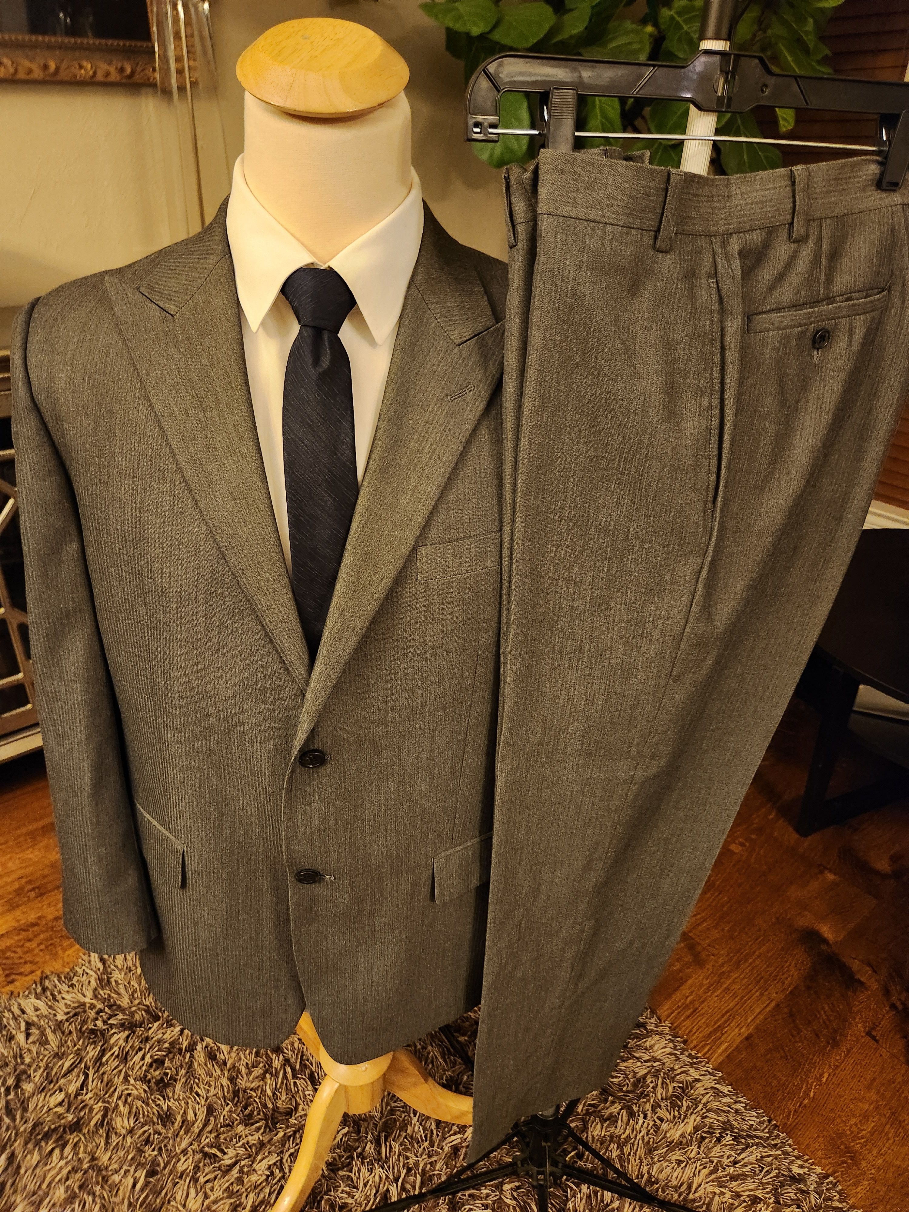 Joseph Abboud Vintage 2 Button Gray Subtle Striped Suit Size 44R - 1 Thumbnail