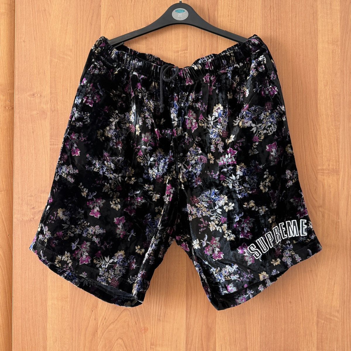 Supreme Supreme Floral Velour Shorts Size Large Size US 35 - 10 Thumbnail
