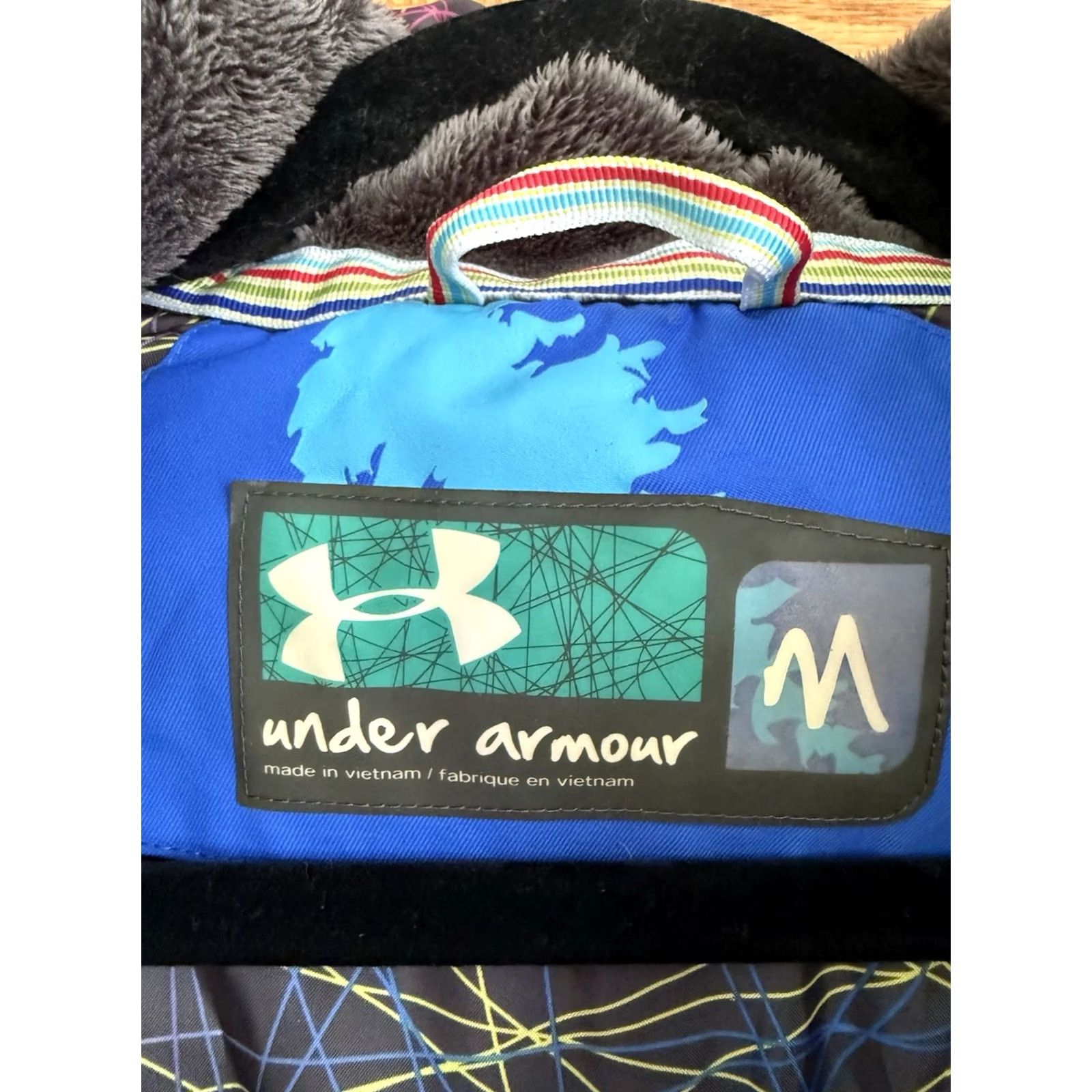 Under Armour Under Armour Ski Jacket Womens Medium Navy Outdoor Layer Fur Hooded Size M / US 6-8 / IT 42-44 - 5 Thumbnail