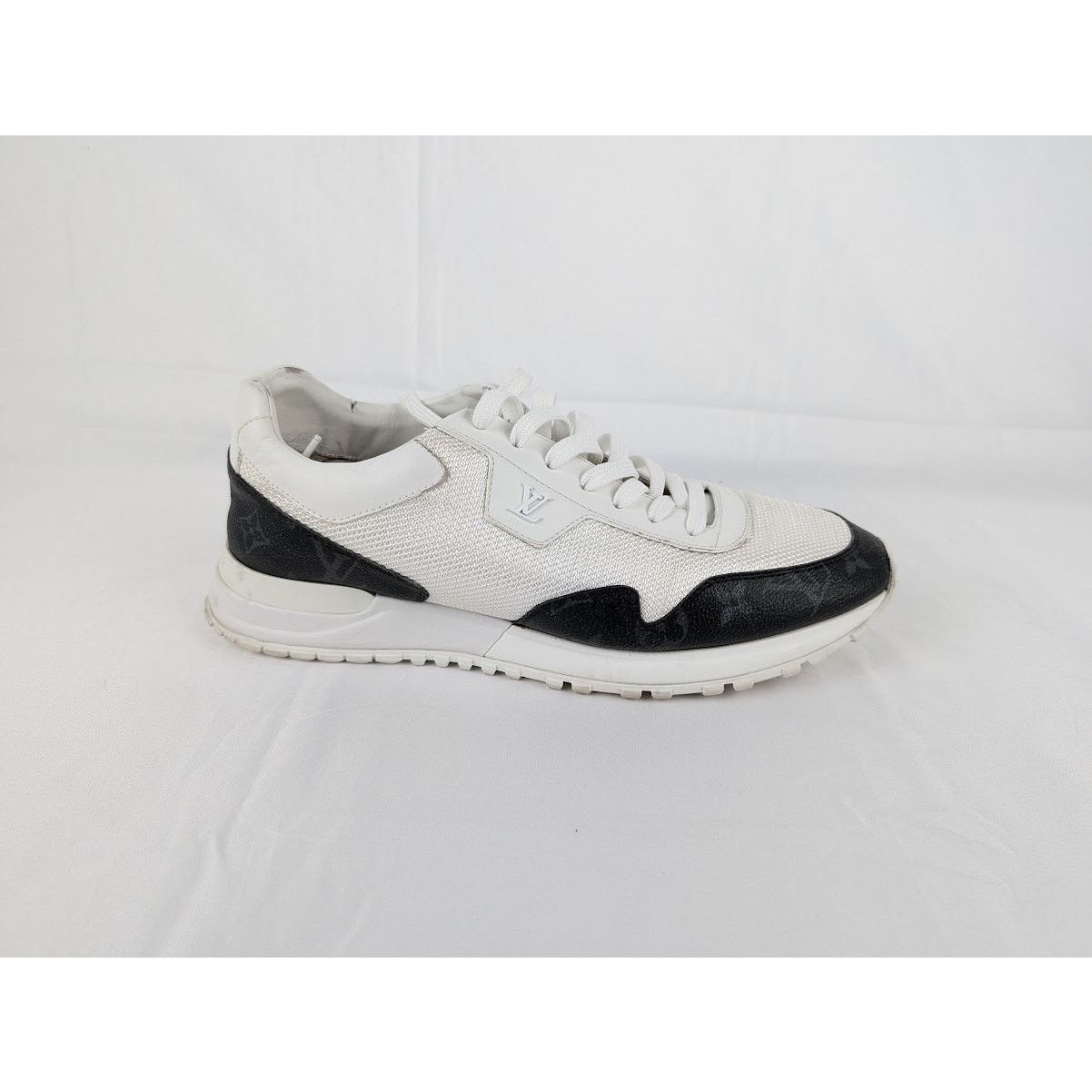 Louis Vuitton o1rshd1 Run Away Monogram Sneakers in White/Black Size US 10 / EU 43 - 1 Thumbnail