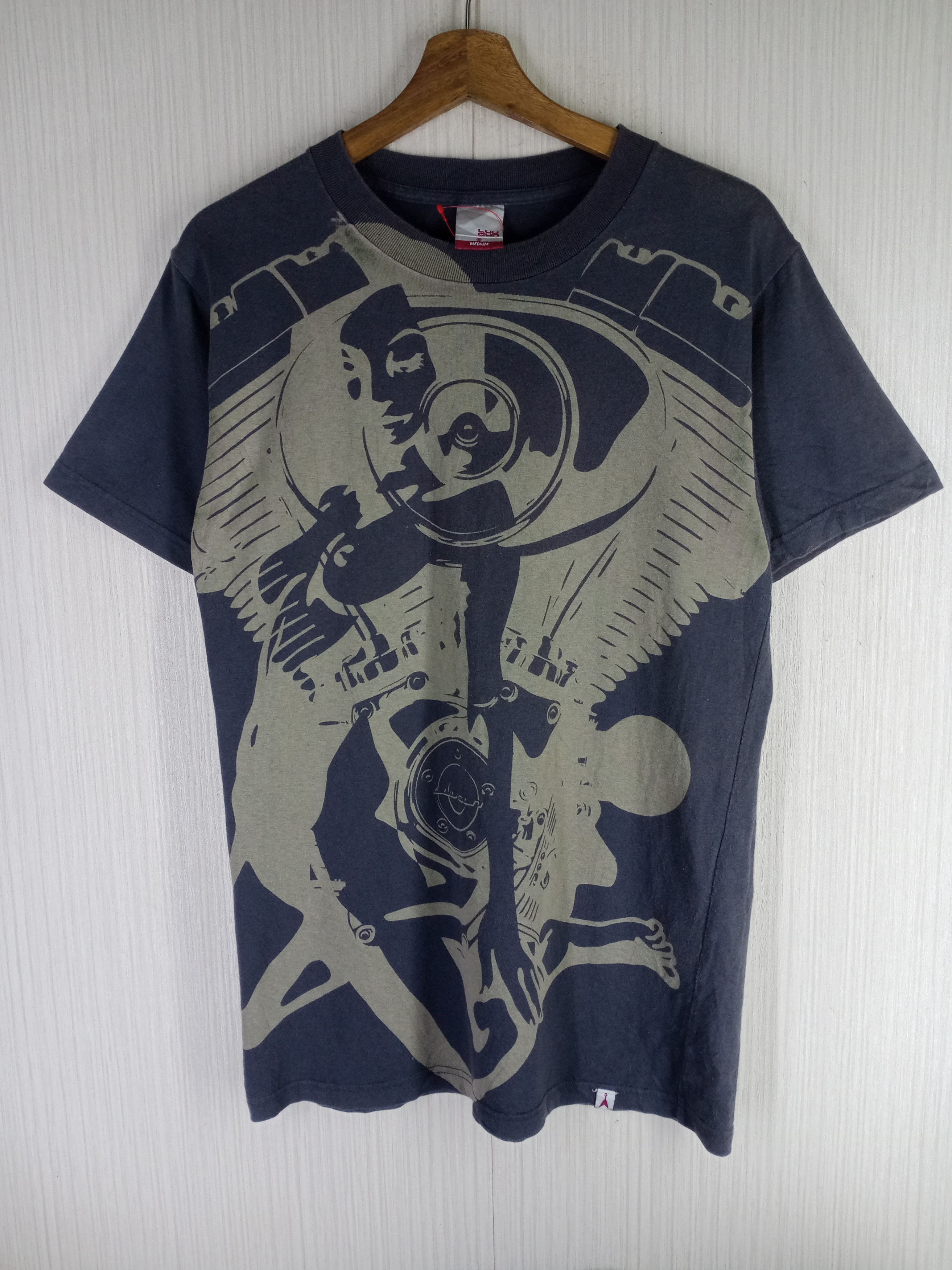 Japanese Brand × Vintage Rare Vintage Japanese Brand Luvgun Magnum Tshirt Size US M / EU 48-50 / 2 - 1 Thumbnail