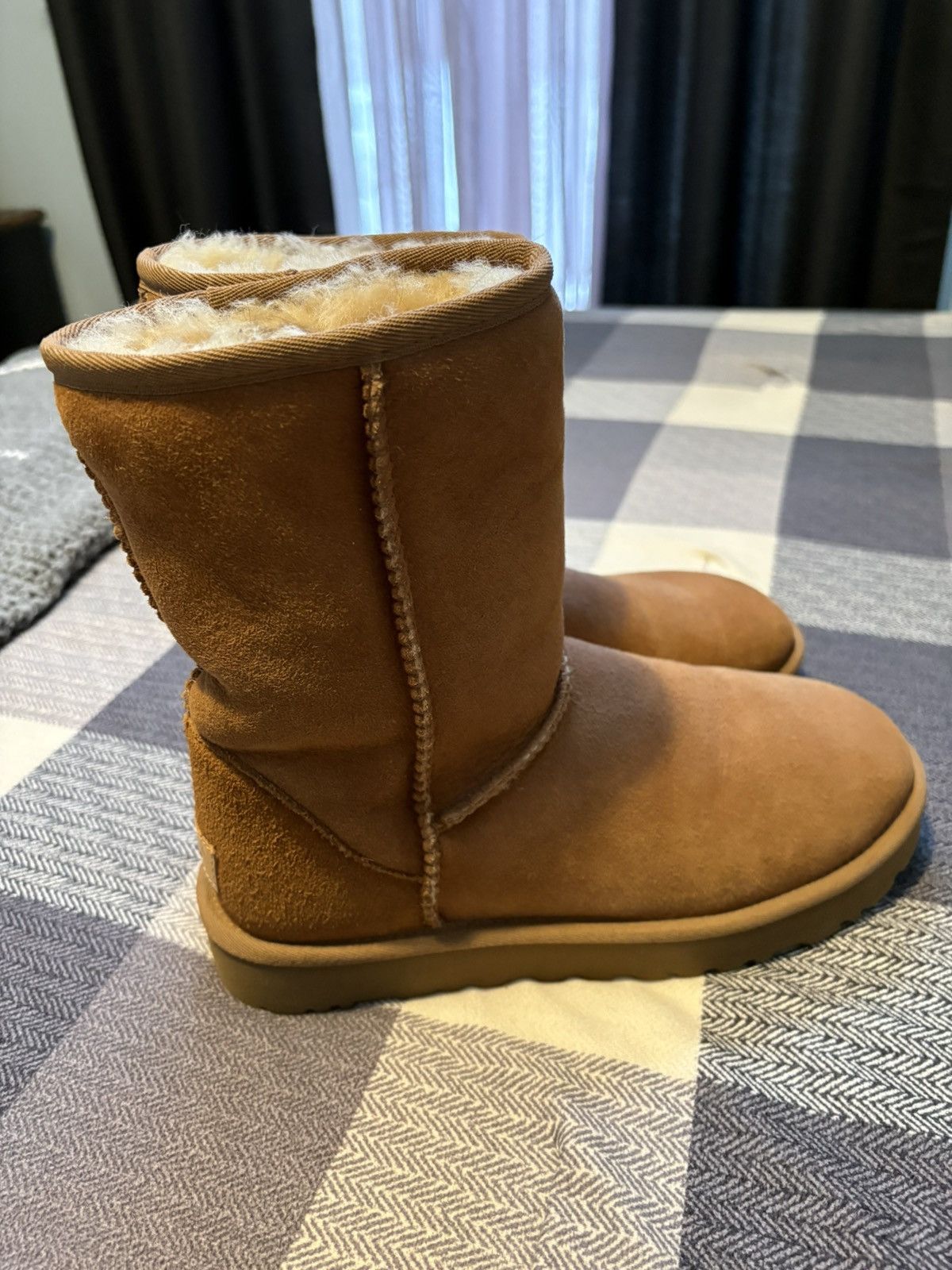 Ugg Womens Classic Short Size US 7 / IT 37 - 4 Thumbnail